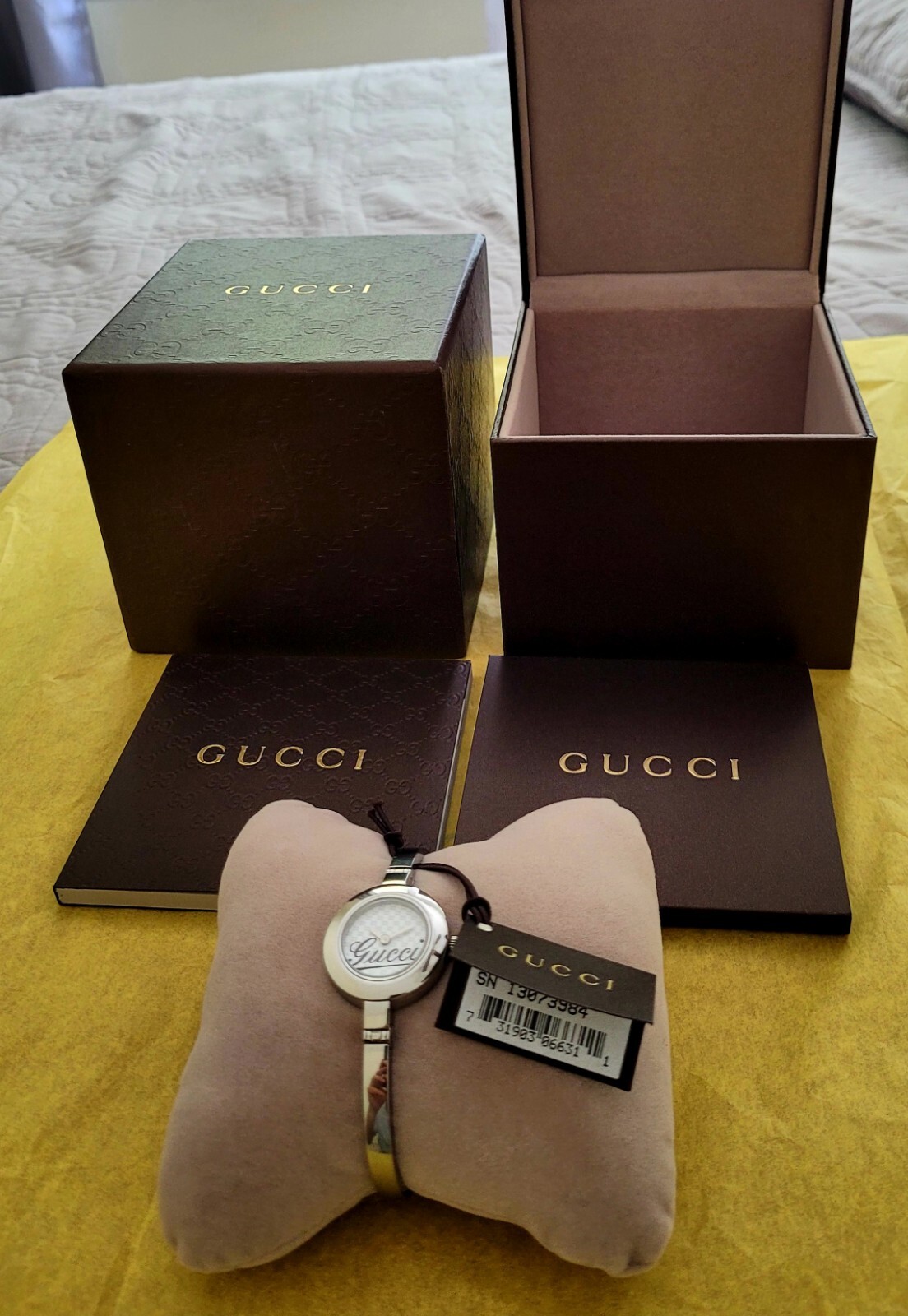 Gucci 105 Ladies💃Authentic,Near Mint,Hardly Worn,Absolutely Beautiful,Box,Tag.
