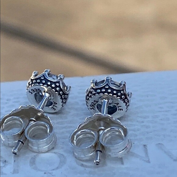 Brand New Genuine Pandora S925 CLEAR Sparkling Crown Stud CZ Earrings 298311CZ
