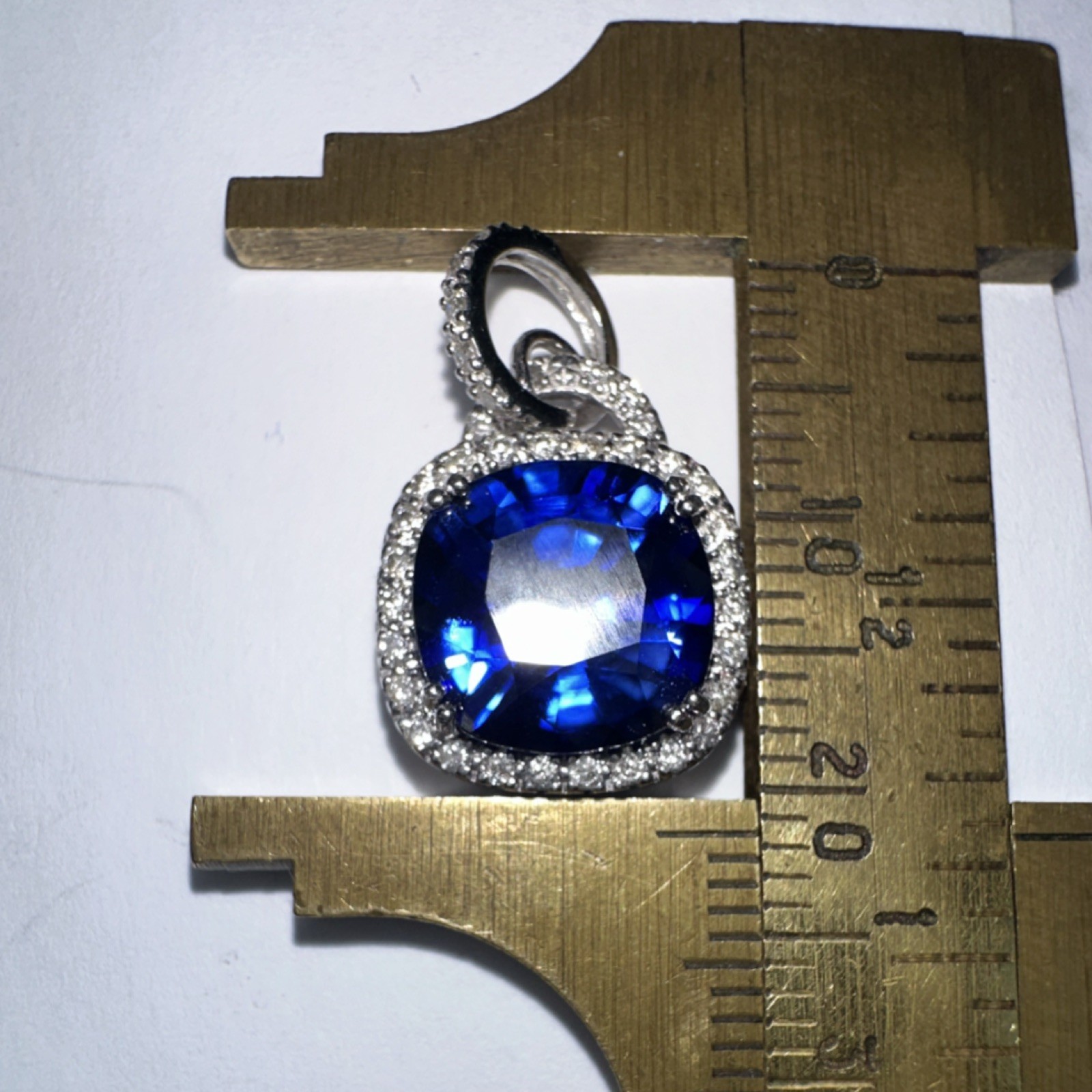 14 k white gold 10 mm Square Pendant Sapphire Blue diffused. Natural Diamonds.