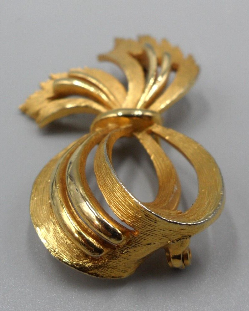 One Loop Bow Brooch Vintage JJ Signed Jonette Brushed Gold Tone 2.25″ Mint