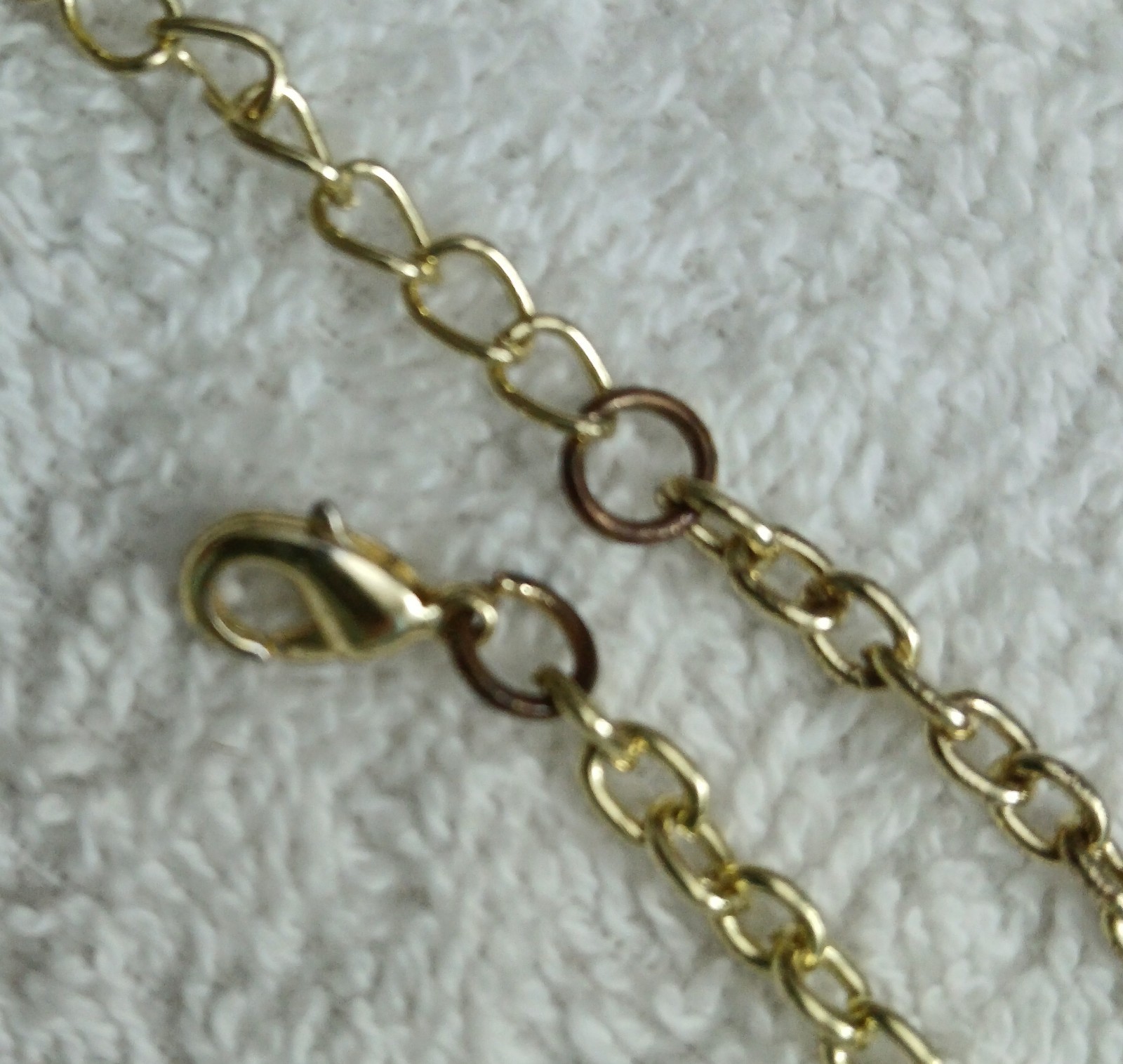 Bold Ladies Necklace Delicate Golden Flowers Surround Amber Rhinestones Runway