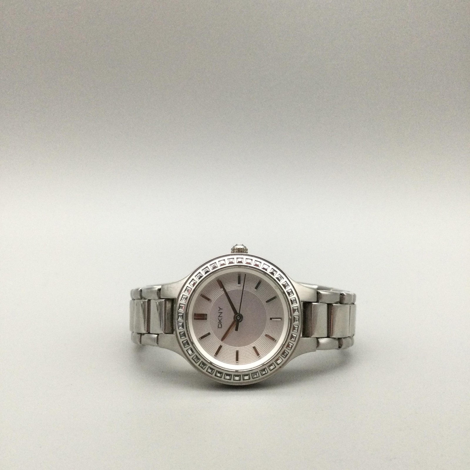 DKNY NY-2220 Womens Watch 29mm Stainless Bracelet Crystals New Battery 6″