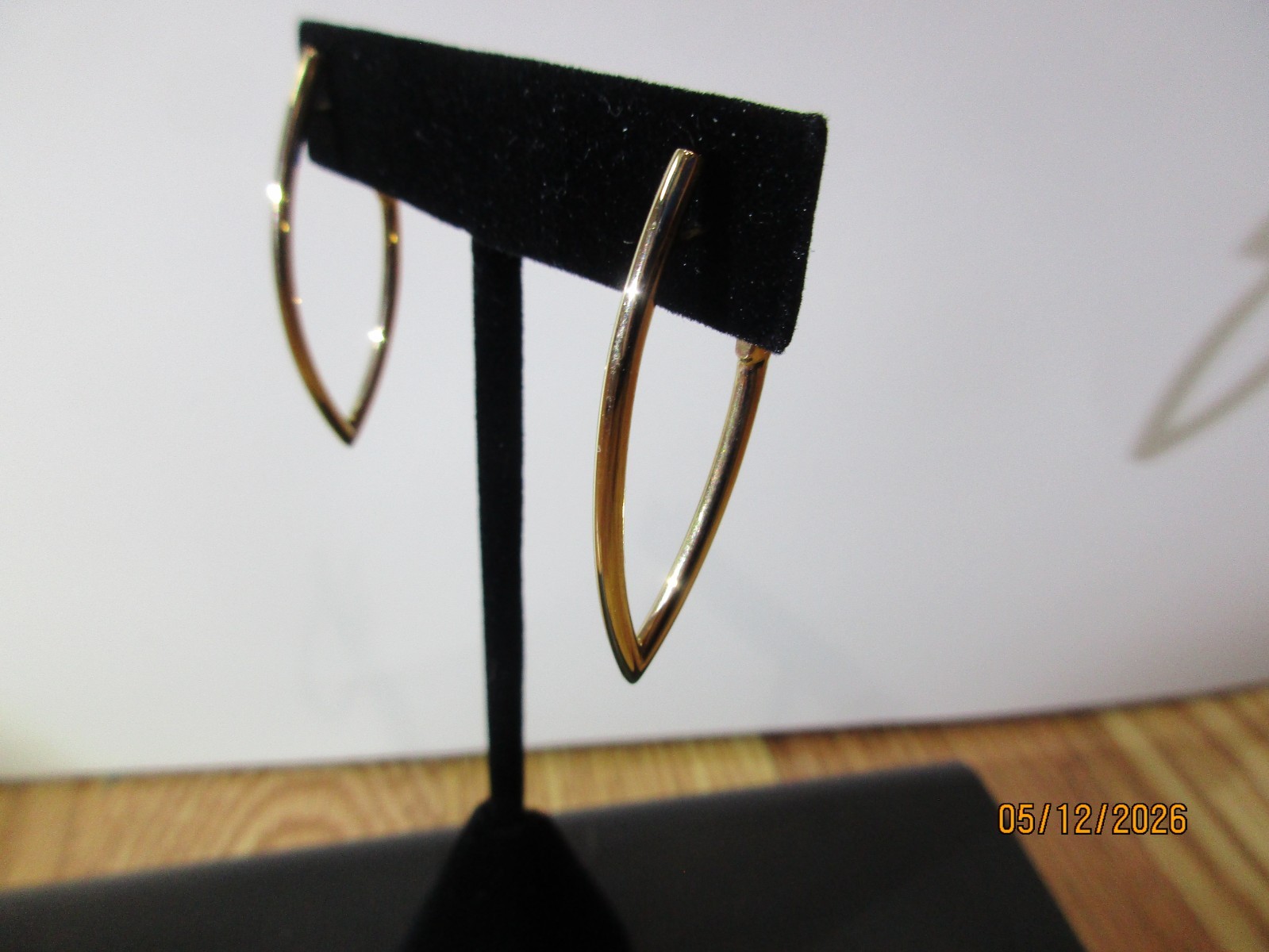 14K Yellow Gold Marquise Hoop Earrings Latch back Closure Stamped 585 14K NOS