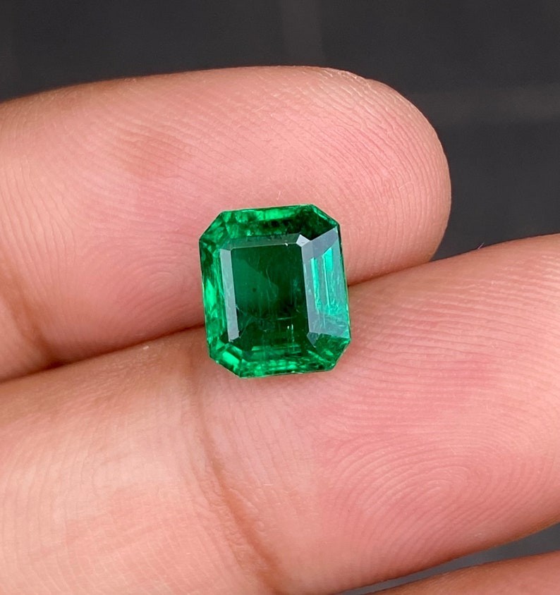 Natural Colombian Green Emerald 4.55 Ct GIE Certified Emerald Cut Loose Gemstone