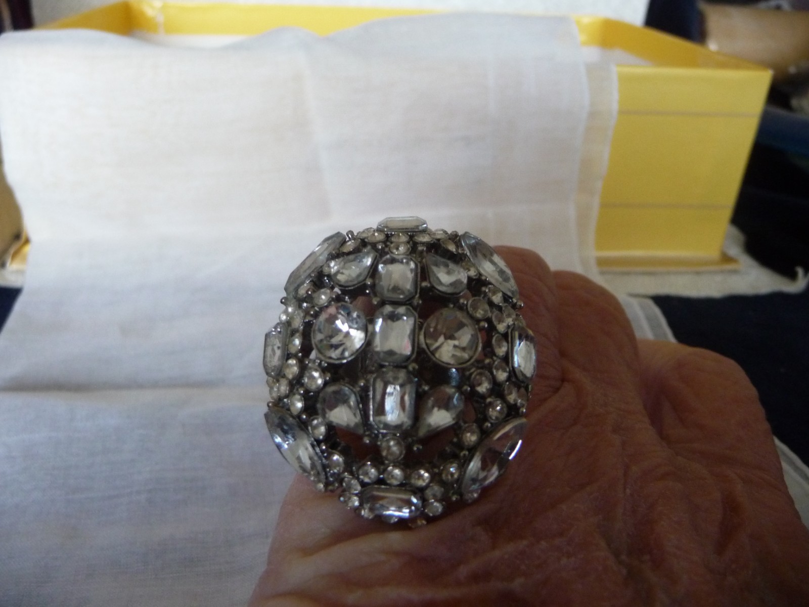 STATEMENT 1 1/2” R CLUSTER OF FAUX DIAMONDS RHINESTONES SZ 5 1/2 RING #2/6-B