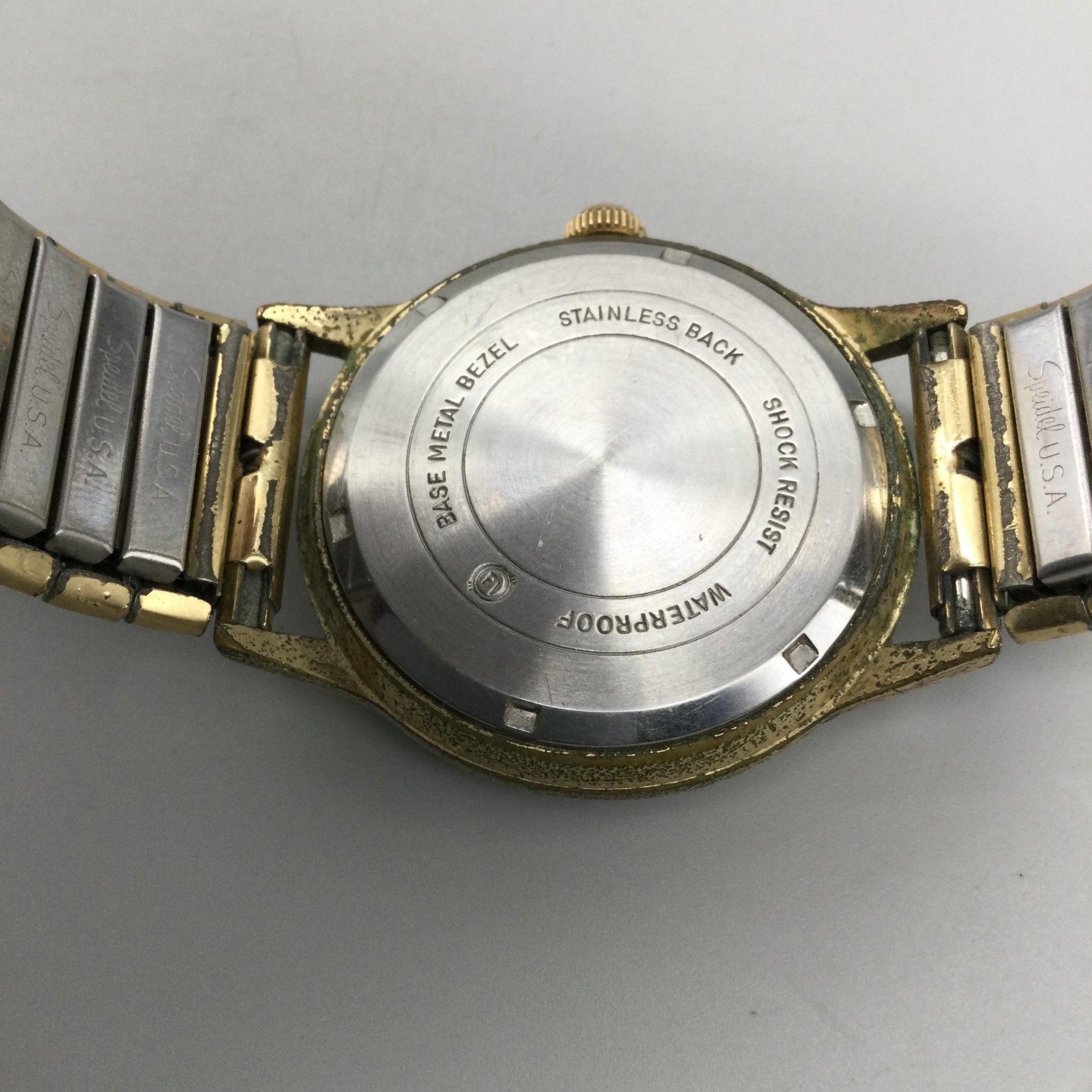 Vintage Helbros Invincible Mens Watch 34mm Manual Wind 21 Jewels Gold Tone