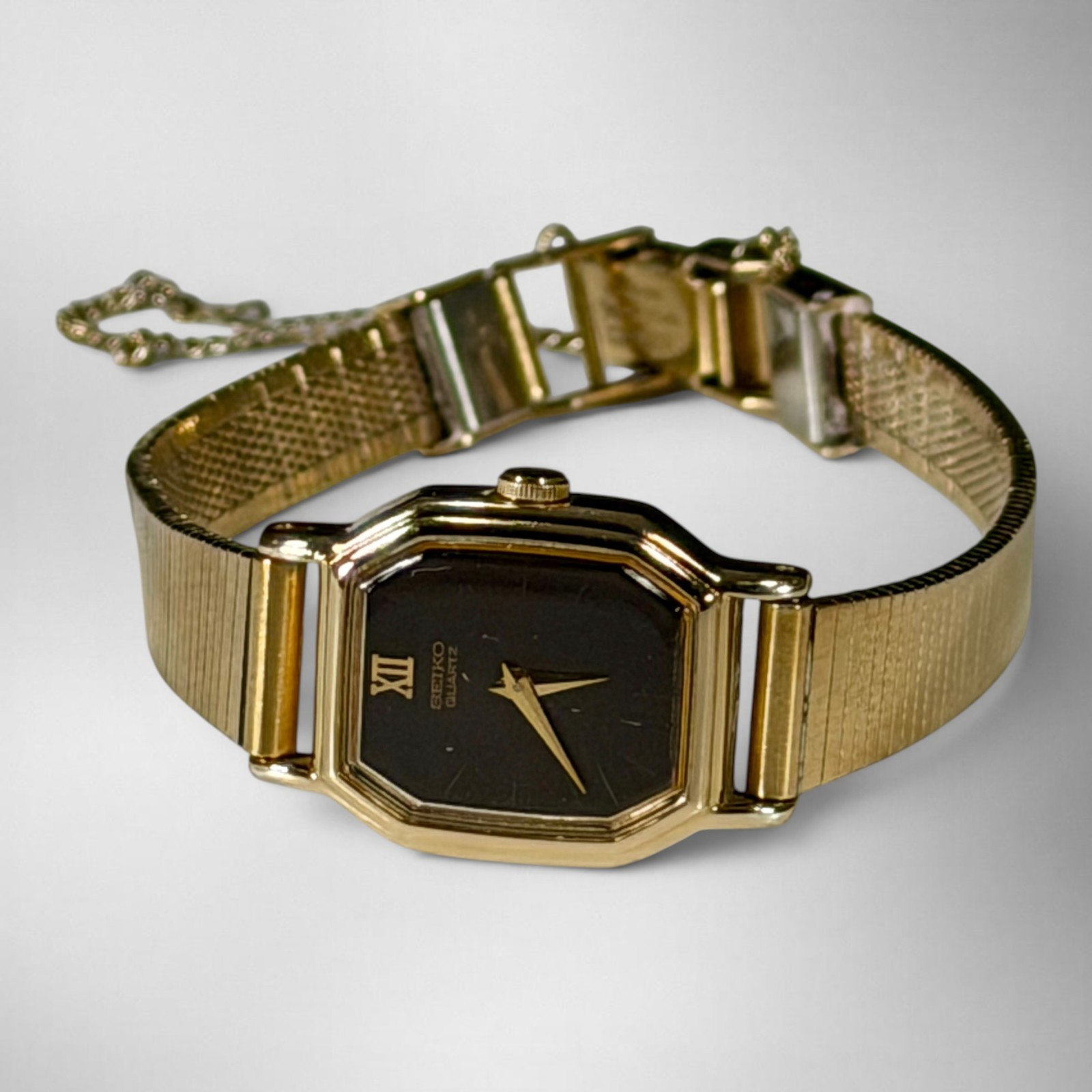 Vintage Seiko Quartz 2C20-5769 Women’s Gold Tone Watch Tested New Battery