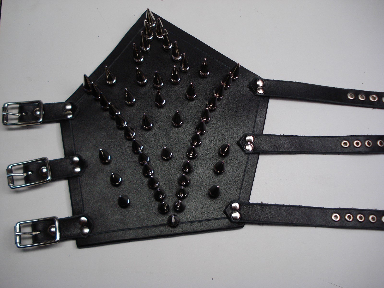 LEATHER SPIKED ARMBAND. BLACK METAL ….(MDLA0071)….. BELENOS