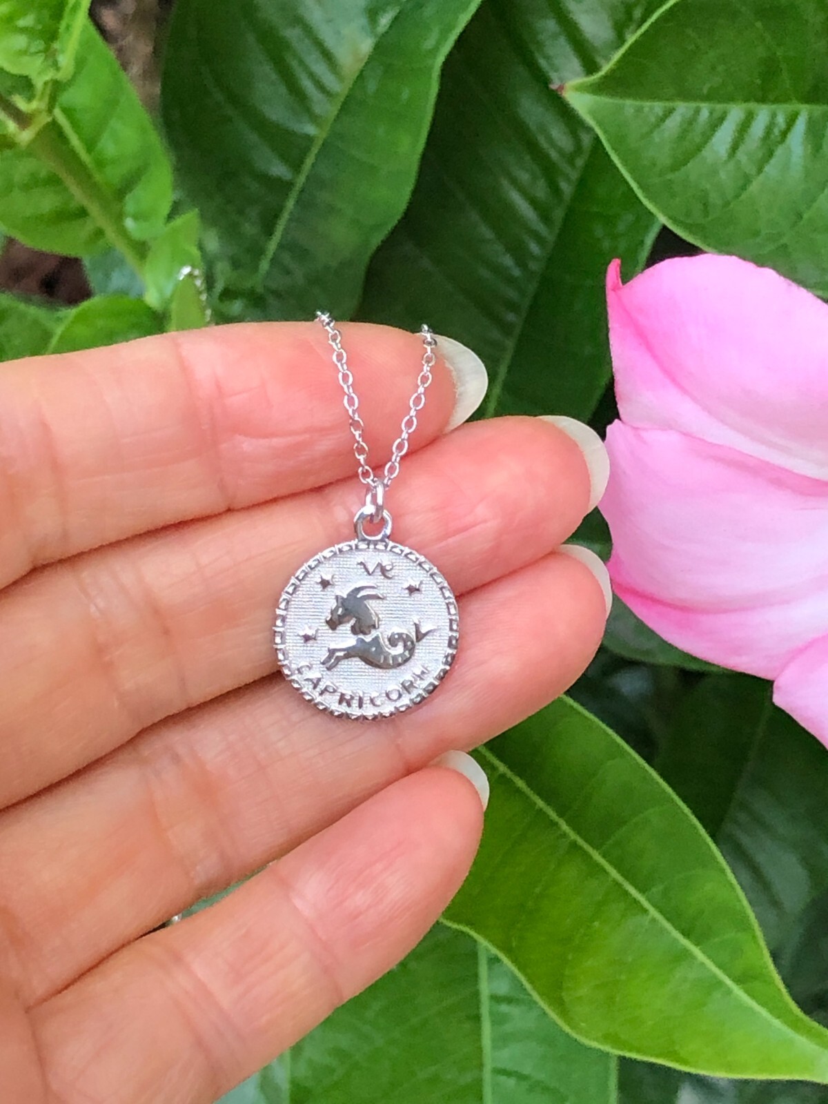 925 Sterling Silver Round Zodiac Capricorn Pendant Necklace Women 15mm 16-18″