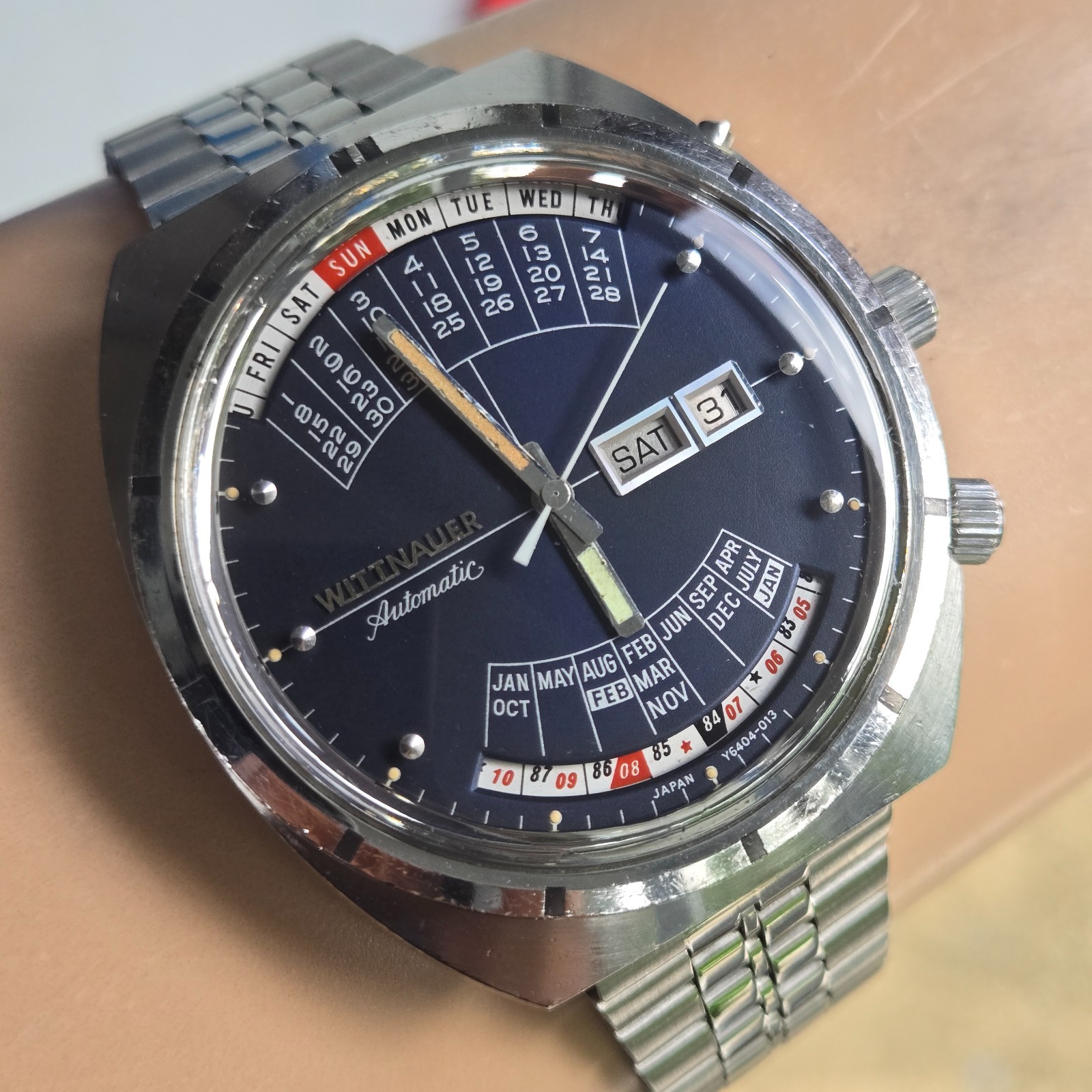 Vintage Wittnauer 2000 Men’s Automatic watch W102 perpetual calendar 1970s