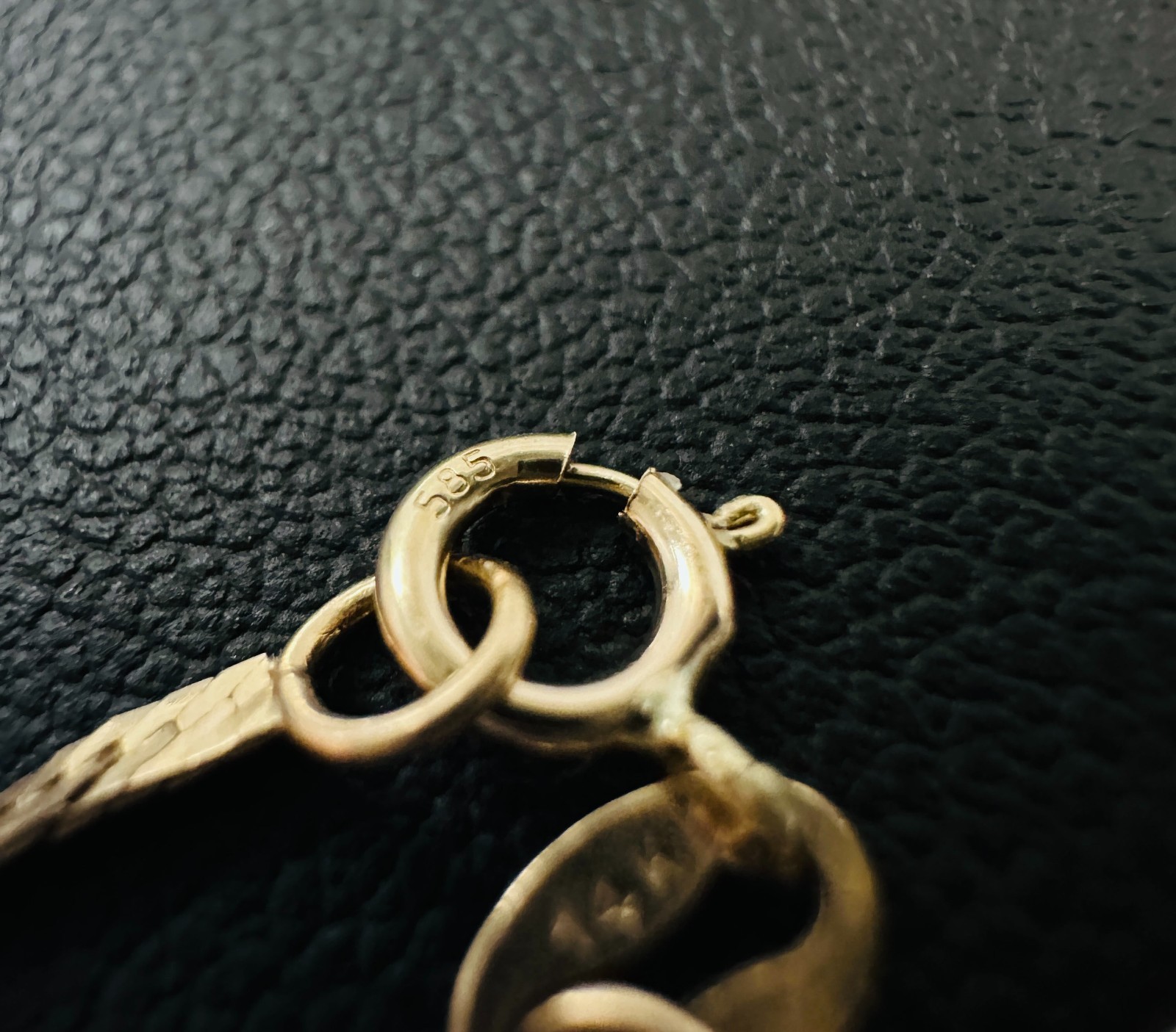 Solid 14K Yellow Gold Thin Herringbone Link Chain Bracelet, 1.3mm, 7″, 1g