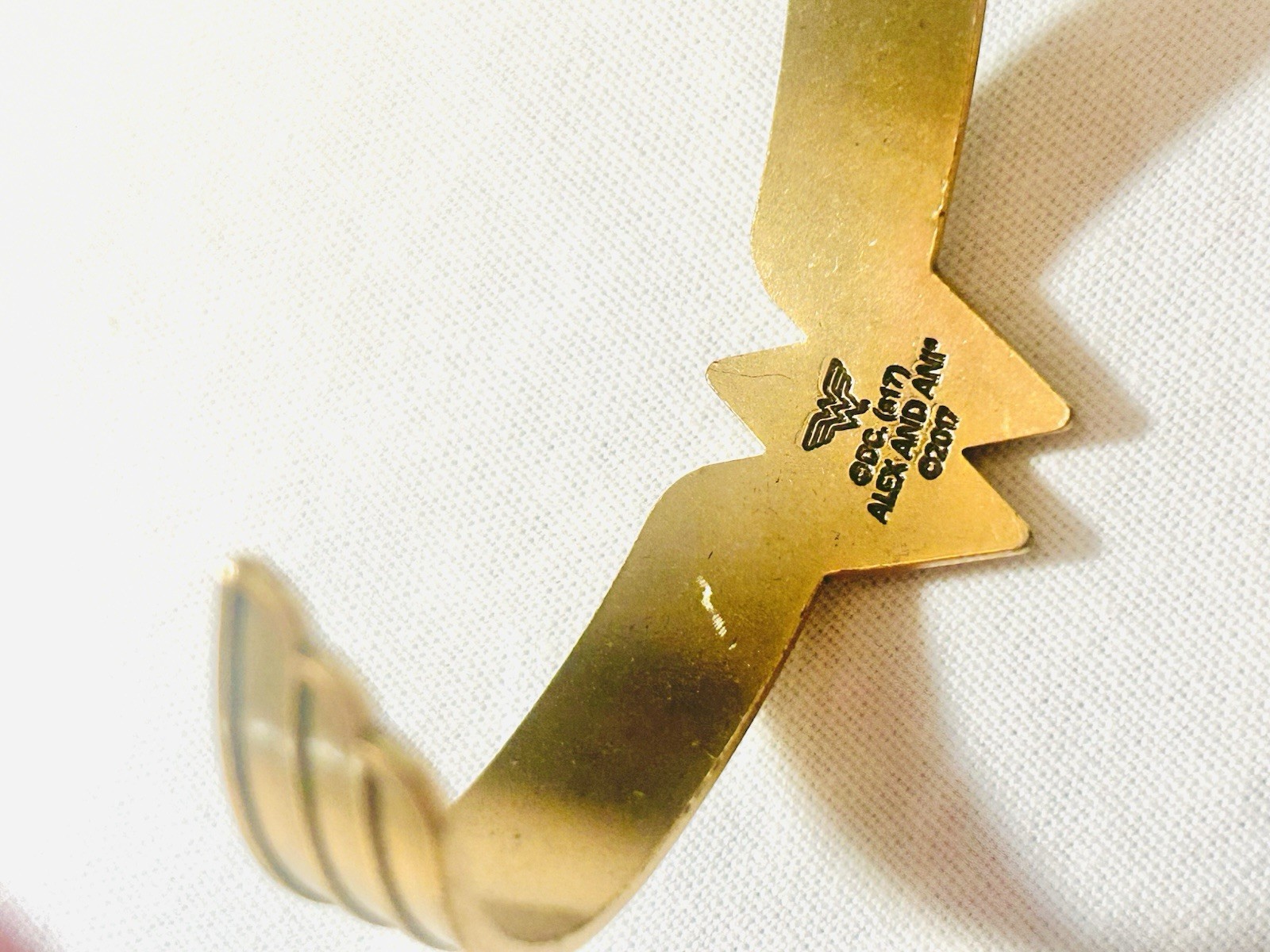 DC Comics Wonder Woman W Logo Gold Tone Metal Cuff Bracelet Signed