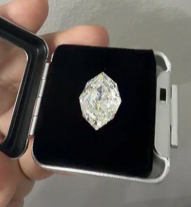 10.08 CT IGI Certified Lab Grown Diamond | F Color | VVS2 | Modified Octagonal