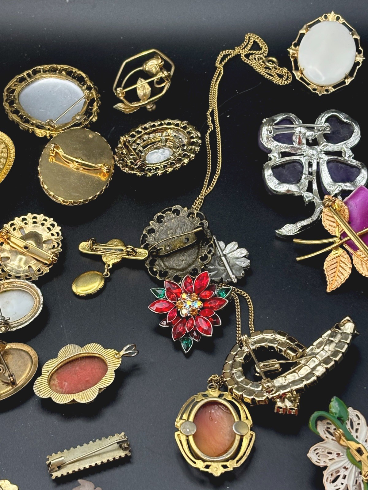 ESTATE VICTORIAN/ Art Deco /MCM WEARABLE Cameos Stick pins old Brooches 40 PCS