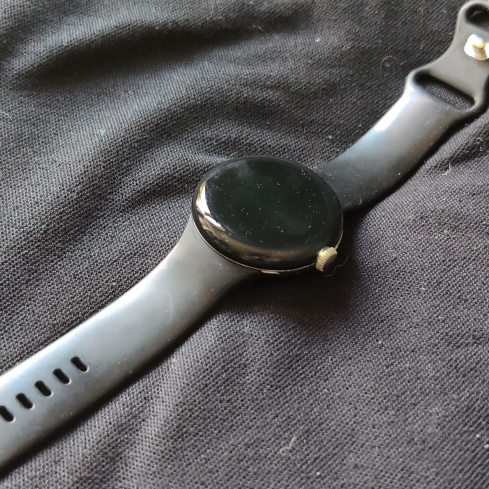 Google pixel watch gen 1 w/ Black Band and charger Charger