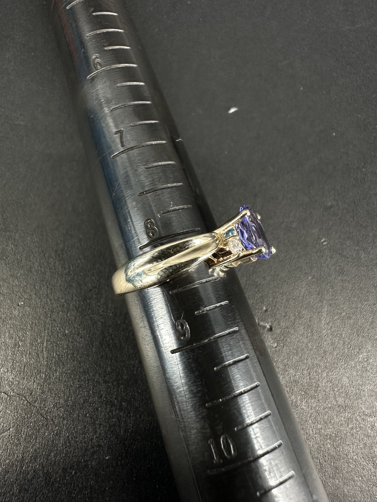 14KT Yellow Gold Ring 4.0dwt Tanzanite 1.35ct & 1/10cttw Diamonds Sz 8.5
