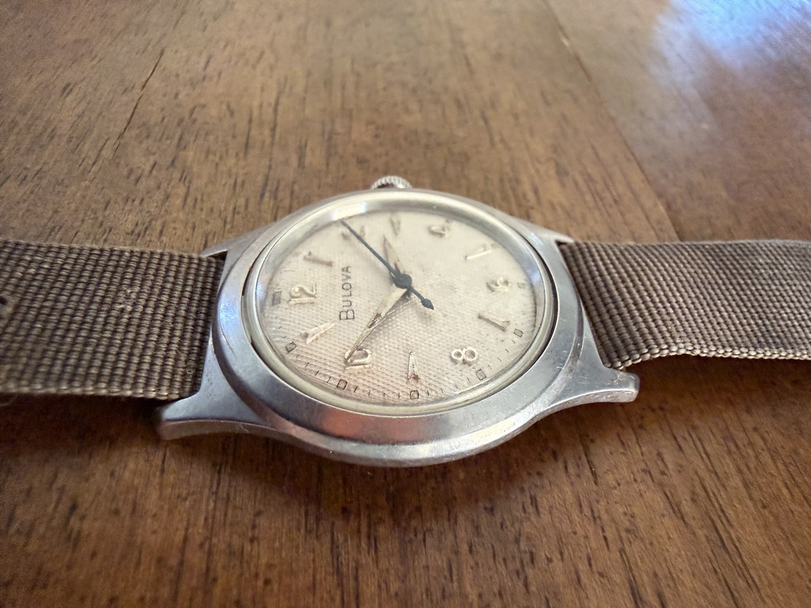 Vintage 1956 Bulova L6 Manual Wind Stainless Steel Textured Dial Runs Great