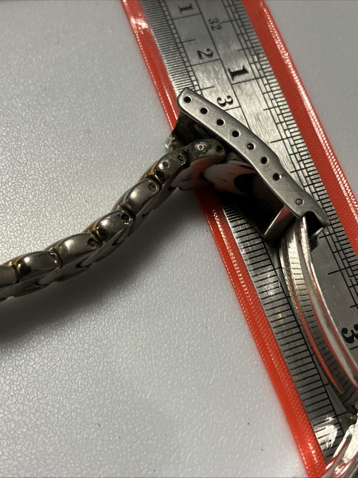 Elgin PreOwned Two Tone Quartz Watch EM885 Fresh Battery