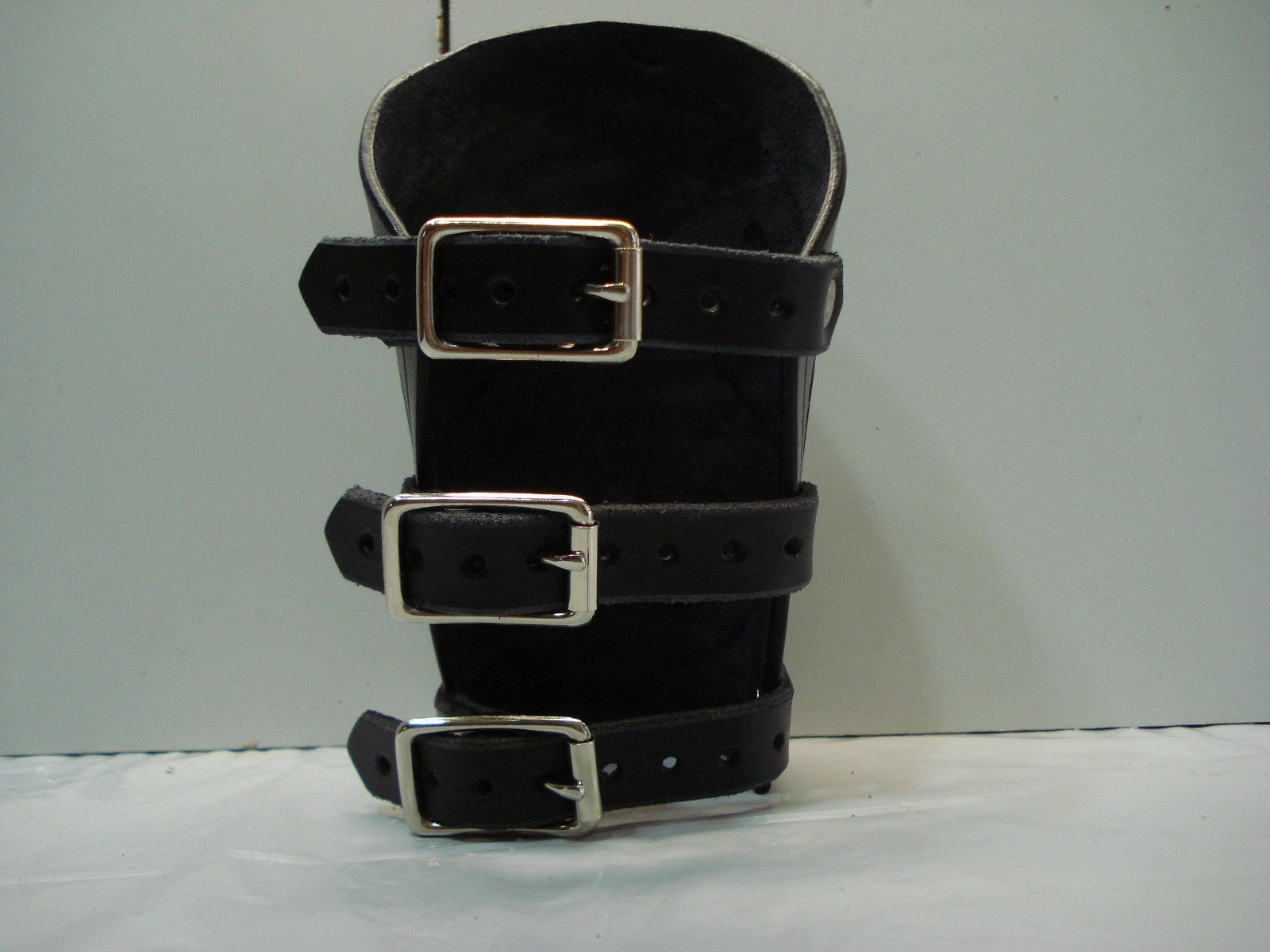 LEATHER LEATHER CARVED GAUNTLET…DEATH METAL…(MDLG0152)….BRUJERIA