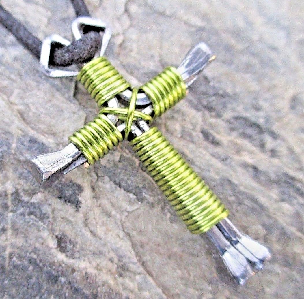 NECKLACES HORSESHOE NAIL GREAT GIFTS FOR ALL OCCASIONS ADJUSTABLE CORD
