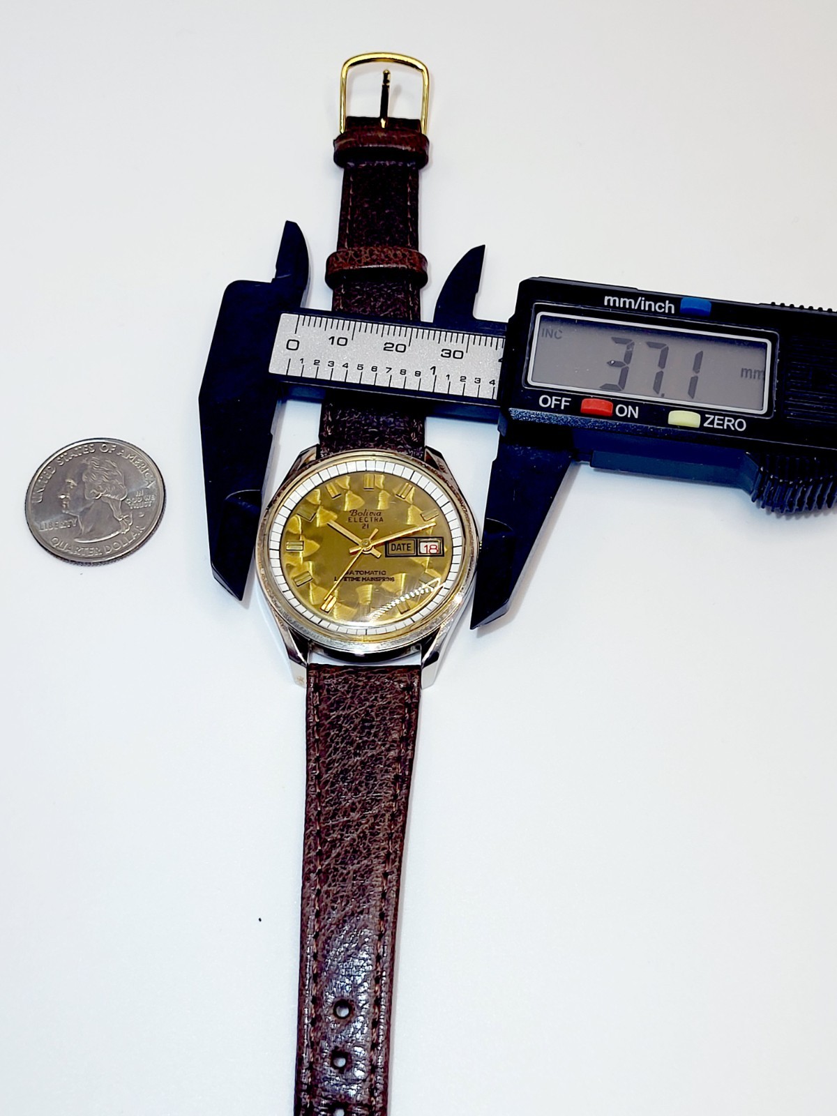 Bolivia Electra 21 Datomatic Men’s Watch 37mm Sunburst Dial Vintage Mechanical