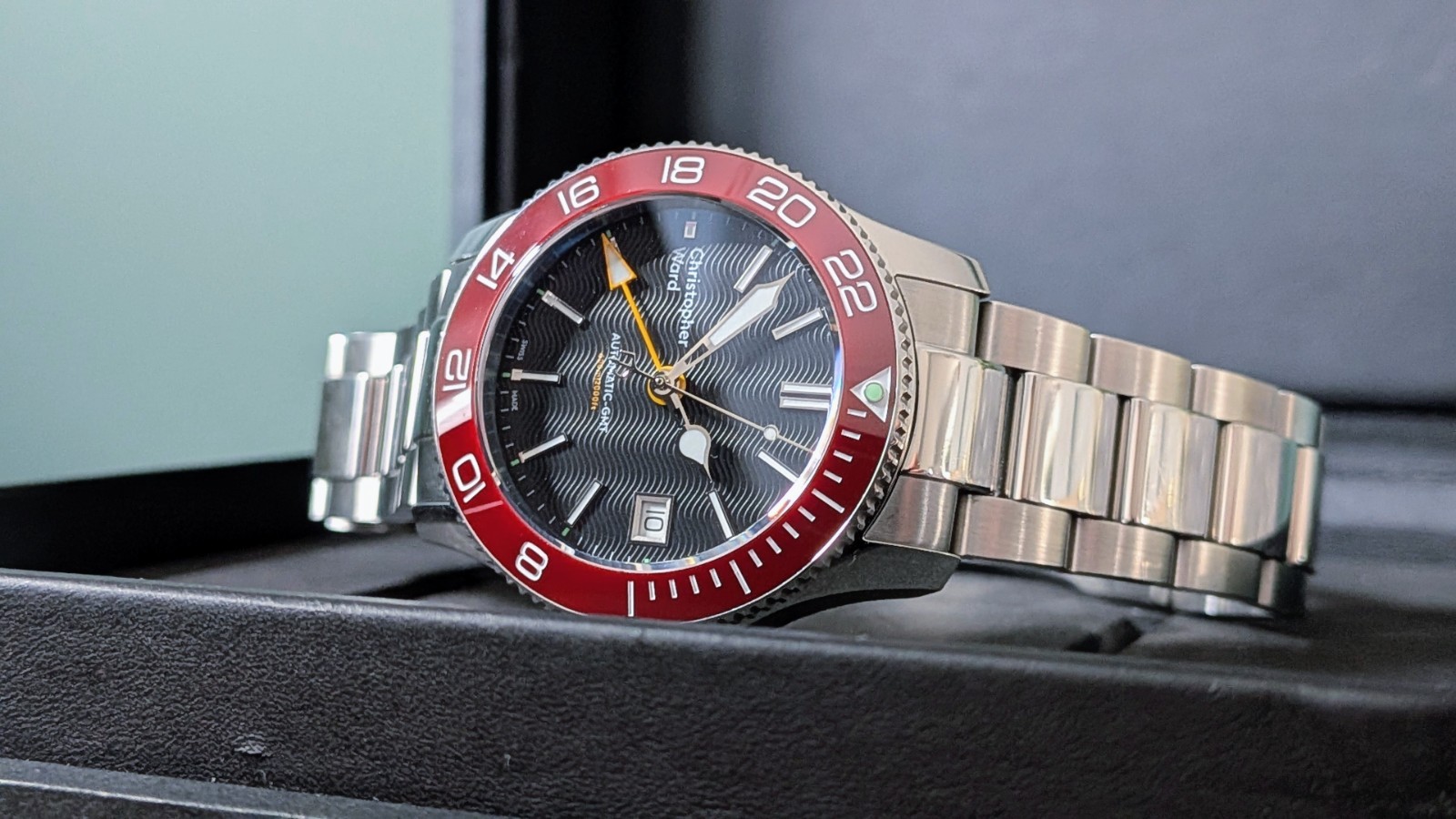 Christopher Ward C60 Trident Pro 600 GMT_Automatic_38mm_Red Bezel_Box and Papers