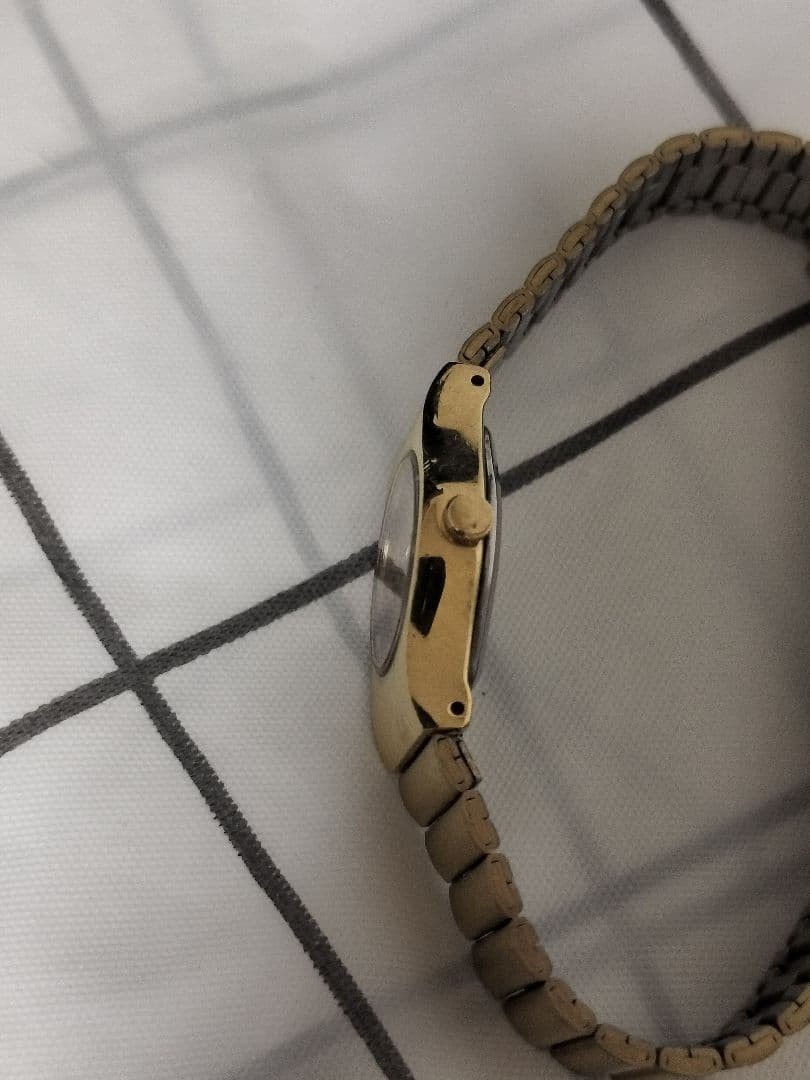Mint condition KING SEIKO 2Y01-0130 gold watch, fully functional.