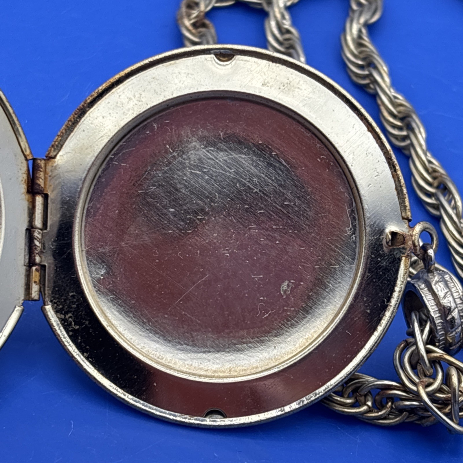 Vintage Whiting Davis Art Nouveau Lady Compact Locket Necklace 30” Gold Tone
