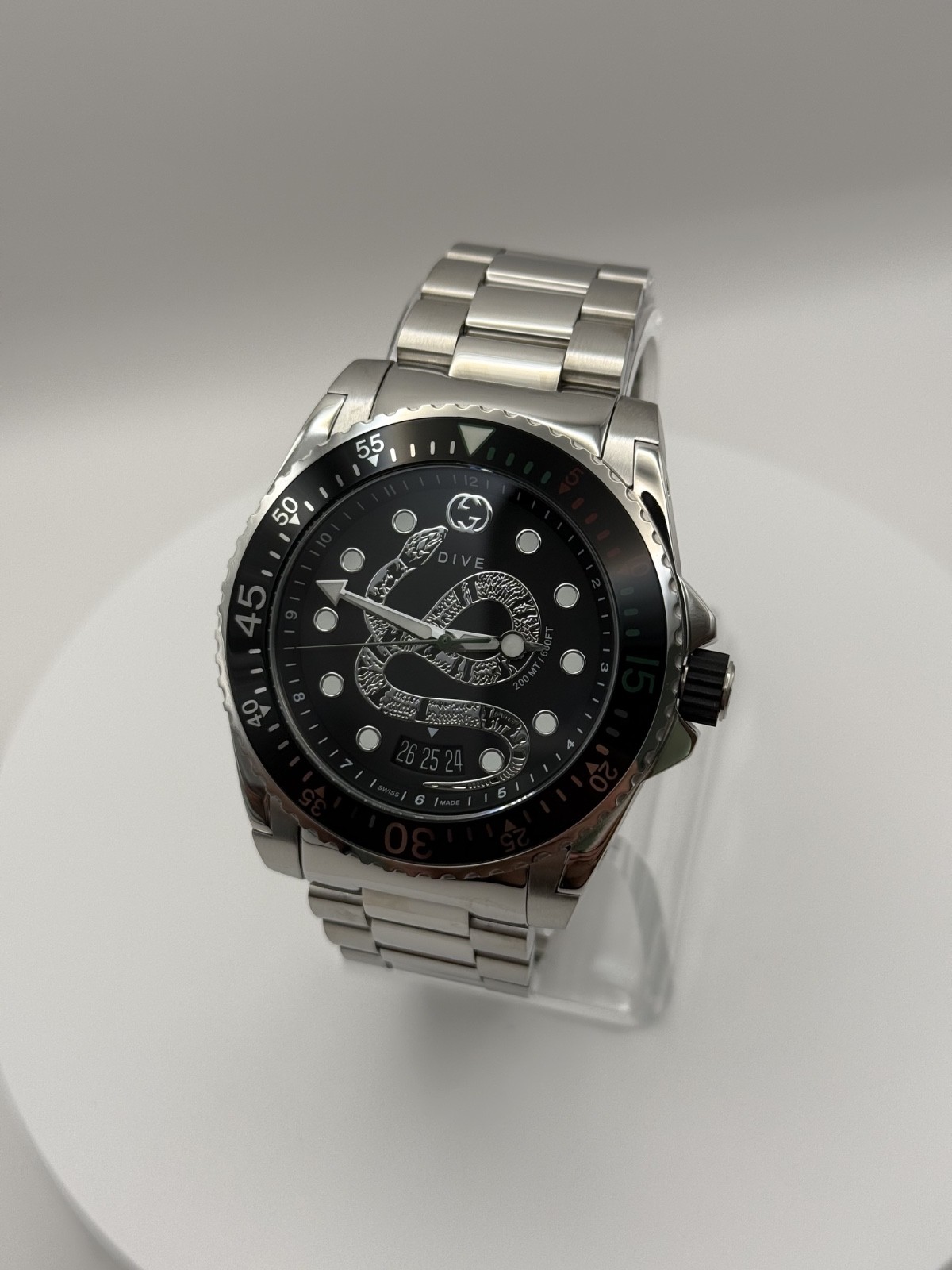 Gucci Dive 45MM Men’s Swiss Quartz Watch Black Dial Stainless Steel YA136218
