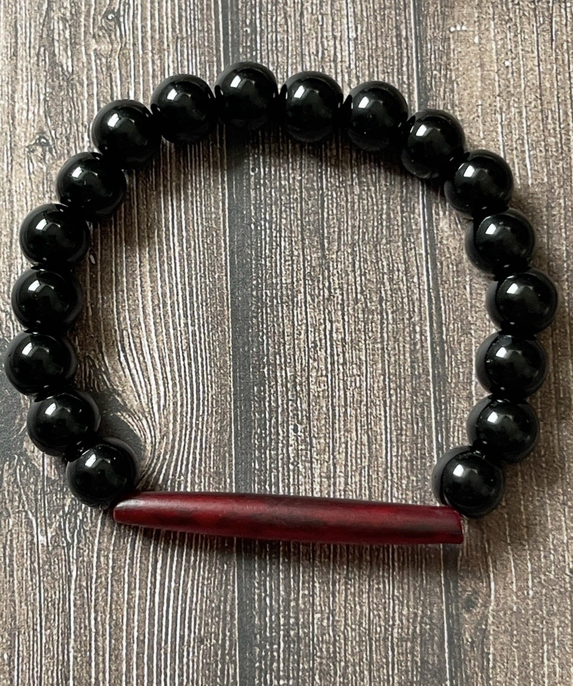 Handmade beautiful Black pearl Bead Stretch Bracelet with Red Accent