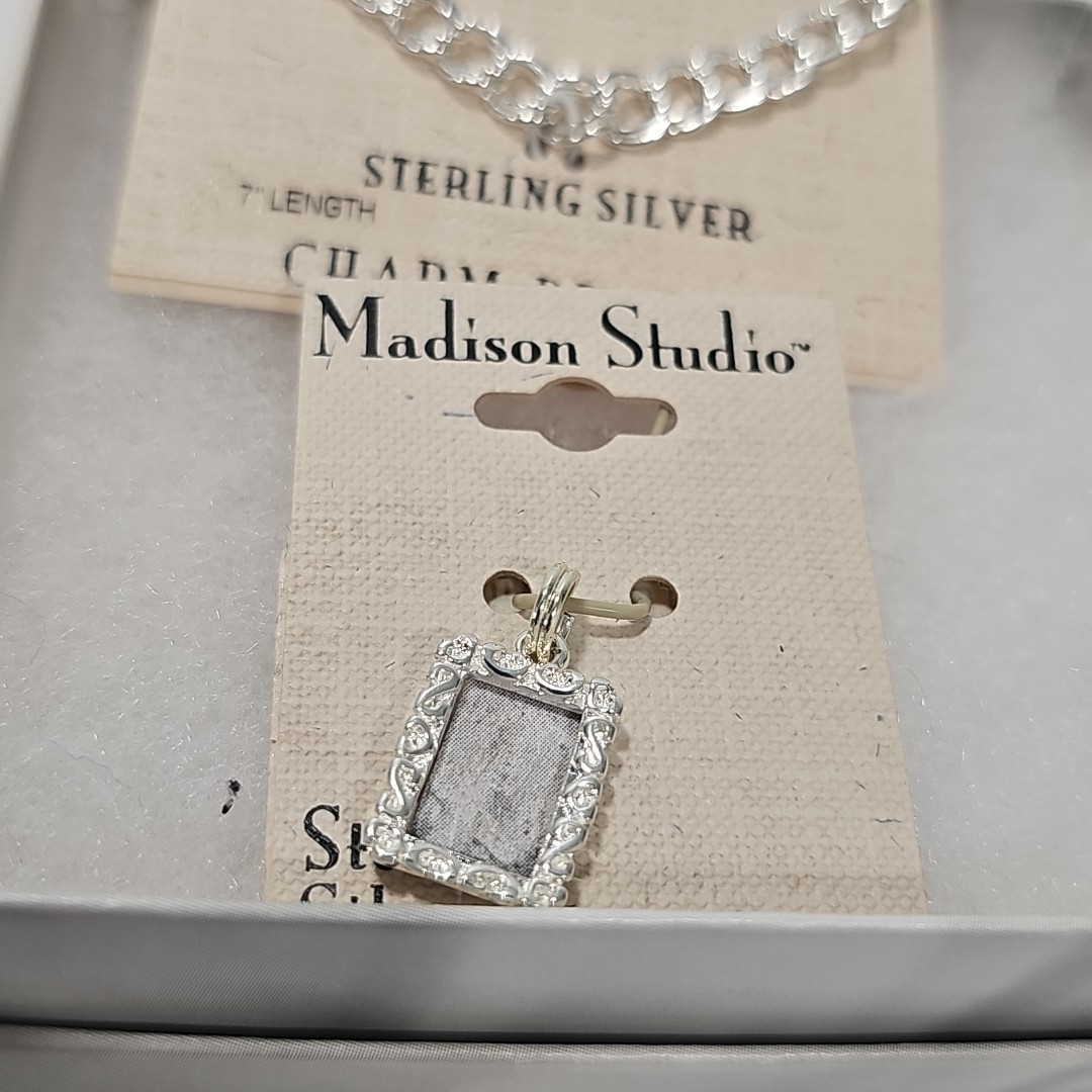 925 Sterling Silver Madison Studios Charm Bracelet 7″ And Picture Frame Charm
