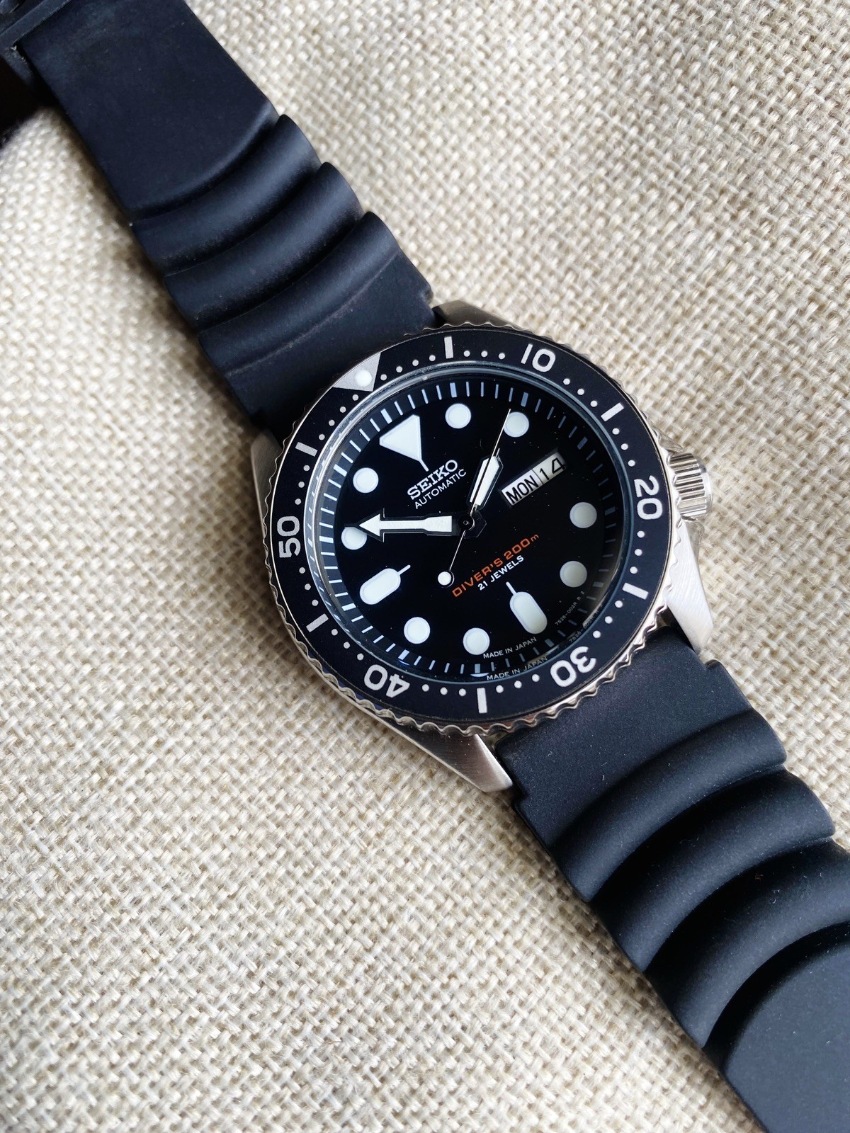 Seiko SKX007 Automatic Diver’s Watch – 200M Scuba Diver | 7S26 Movement | 42mm