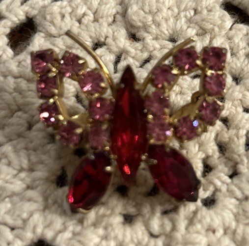 Vintage 1960s Juliana D & E Ruby red pink rhinestone butterfly brooch