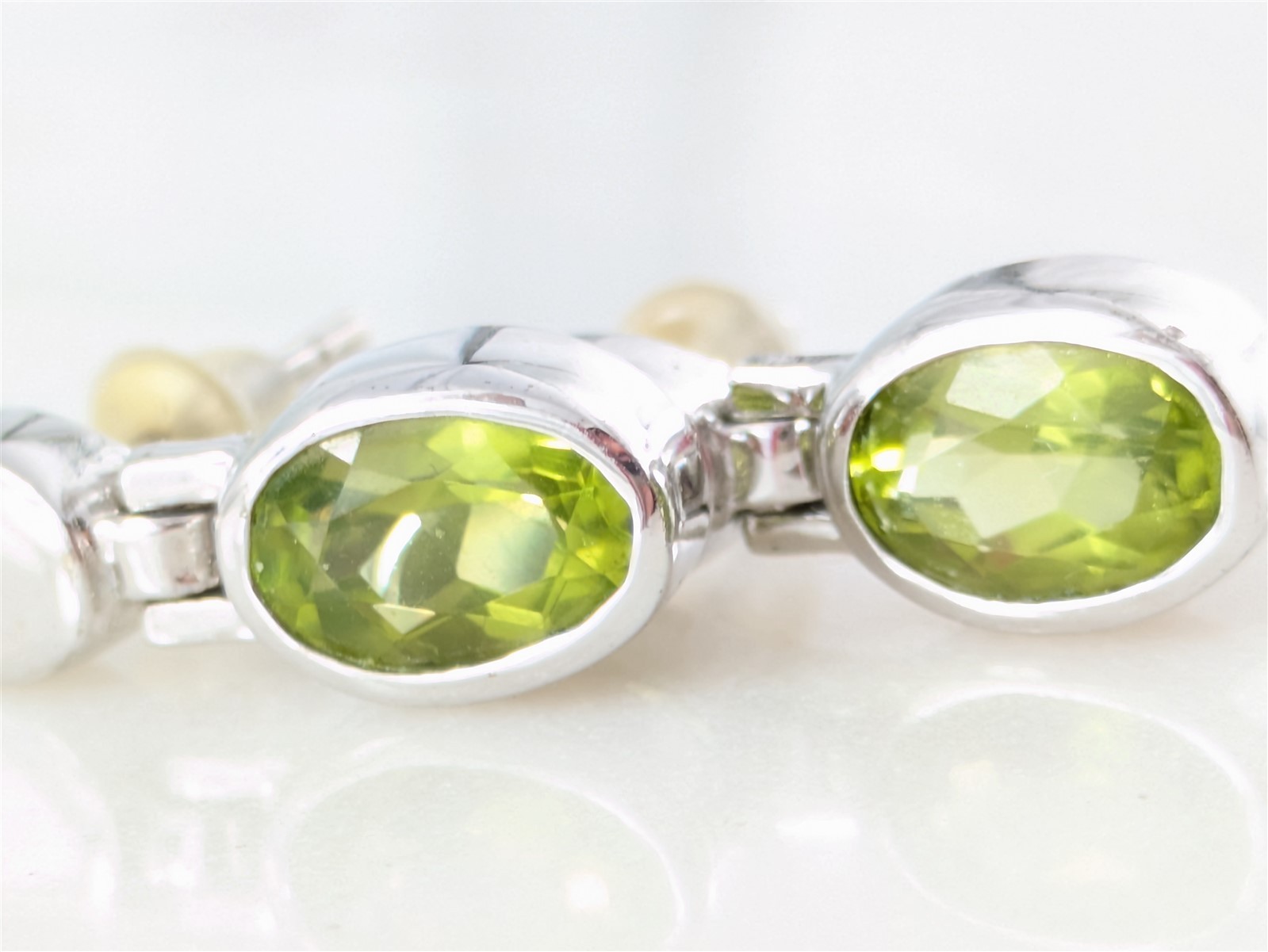 Vintage Solid Sterling Silver Green Peridot Dangle Earrings 3 Grams
