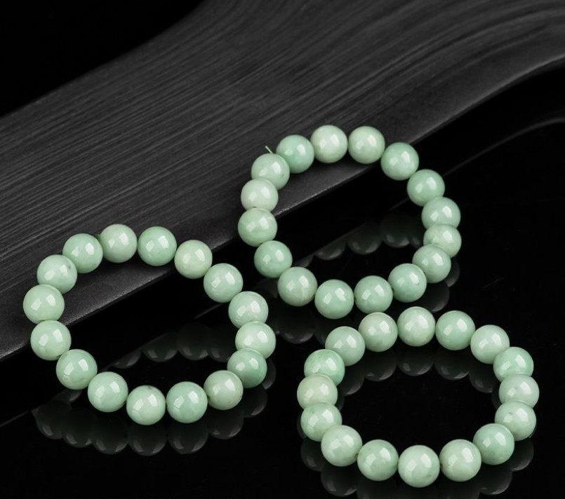 Real Grade A Natural Light Green Jadeite 13mm Round Beaded Stretch Bracelet 69g