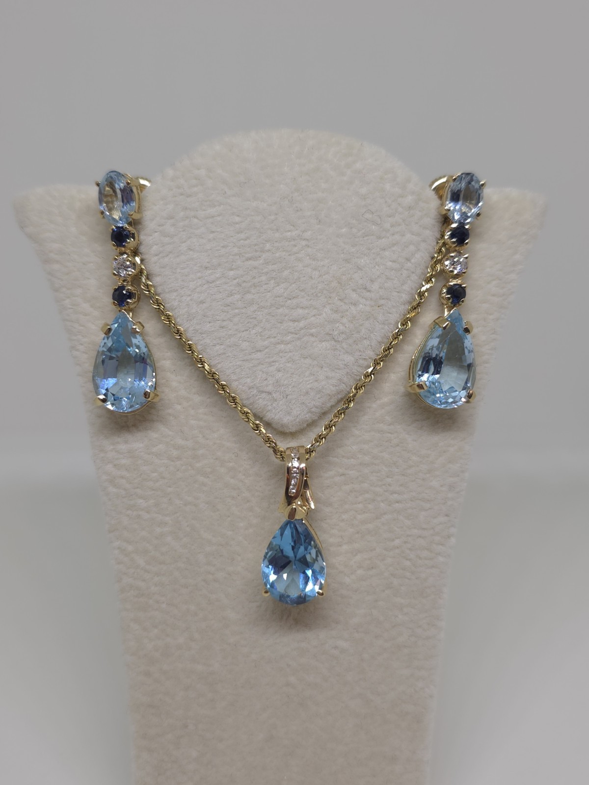 14k Yellow Gold Topaz Sapphire And Diamond Pendant And Earrings Set 8.8 Grams