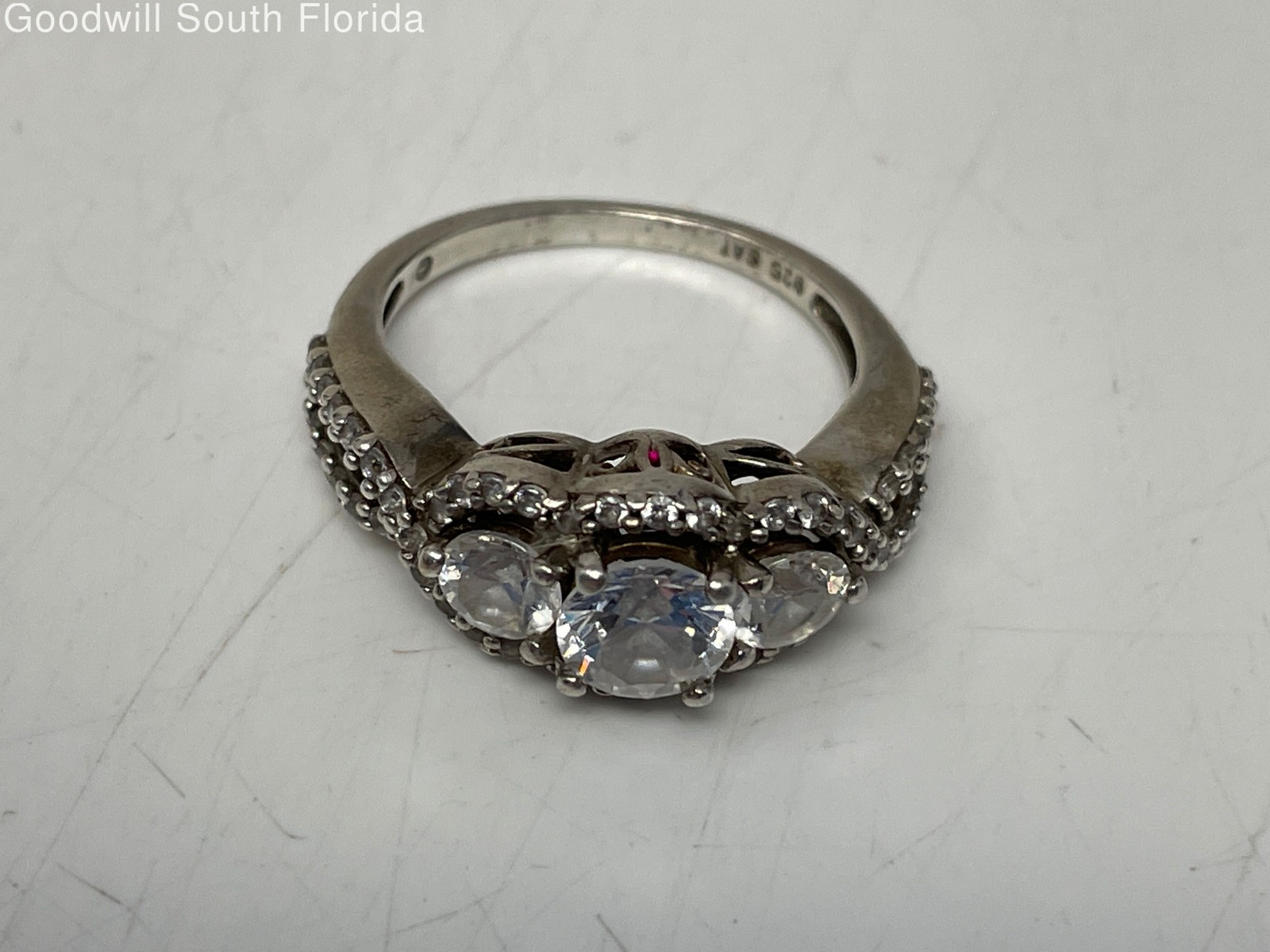 Silver Ring Women’s Stamped 925 (Tested 96.8) Weight 4.0g (NCL)