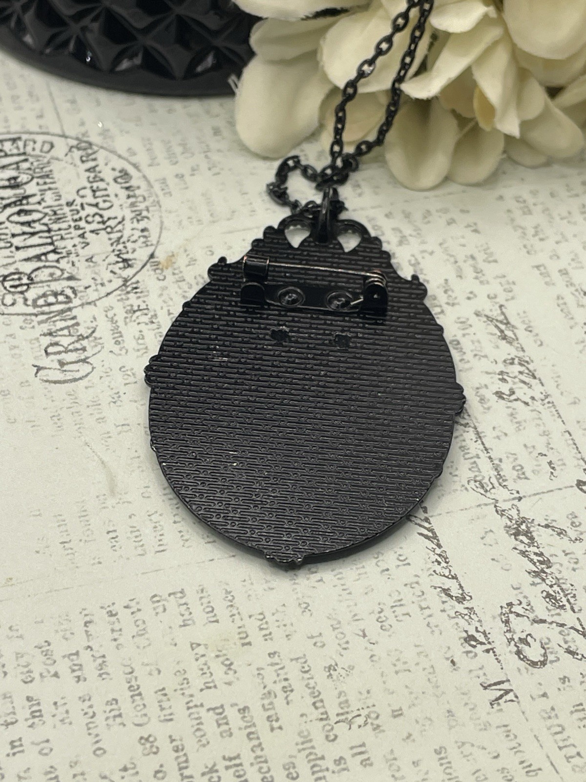 Black Raven Crow Cameo Necklace Pendant Brooch Pin Hat Halloween Costume Jewelry