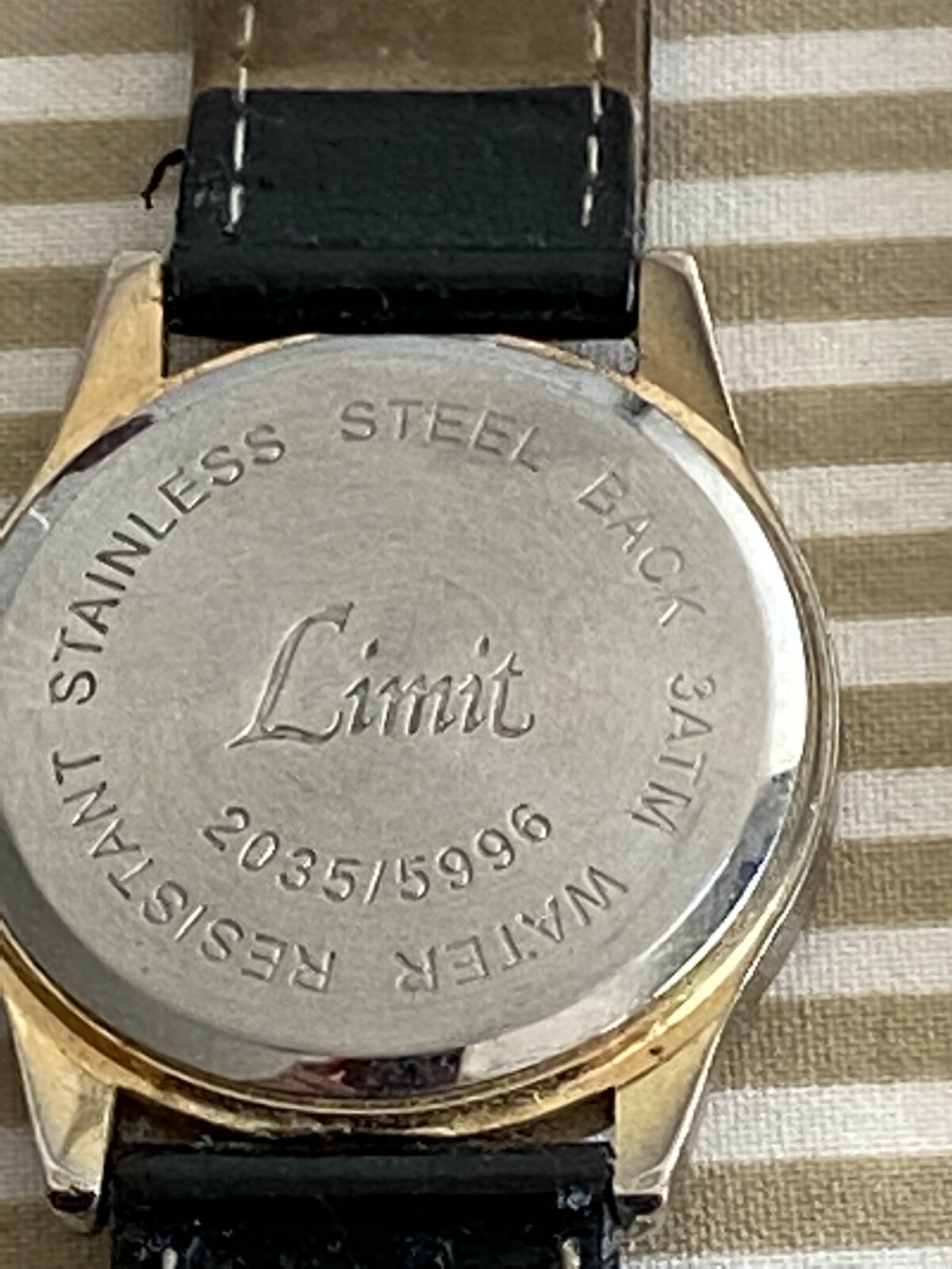 8 Unisex Watches – not working