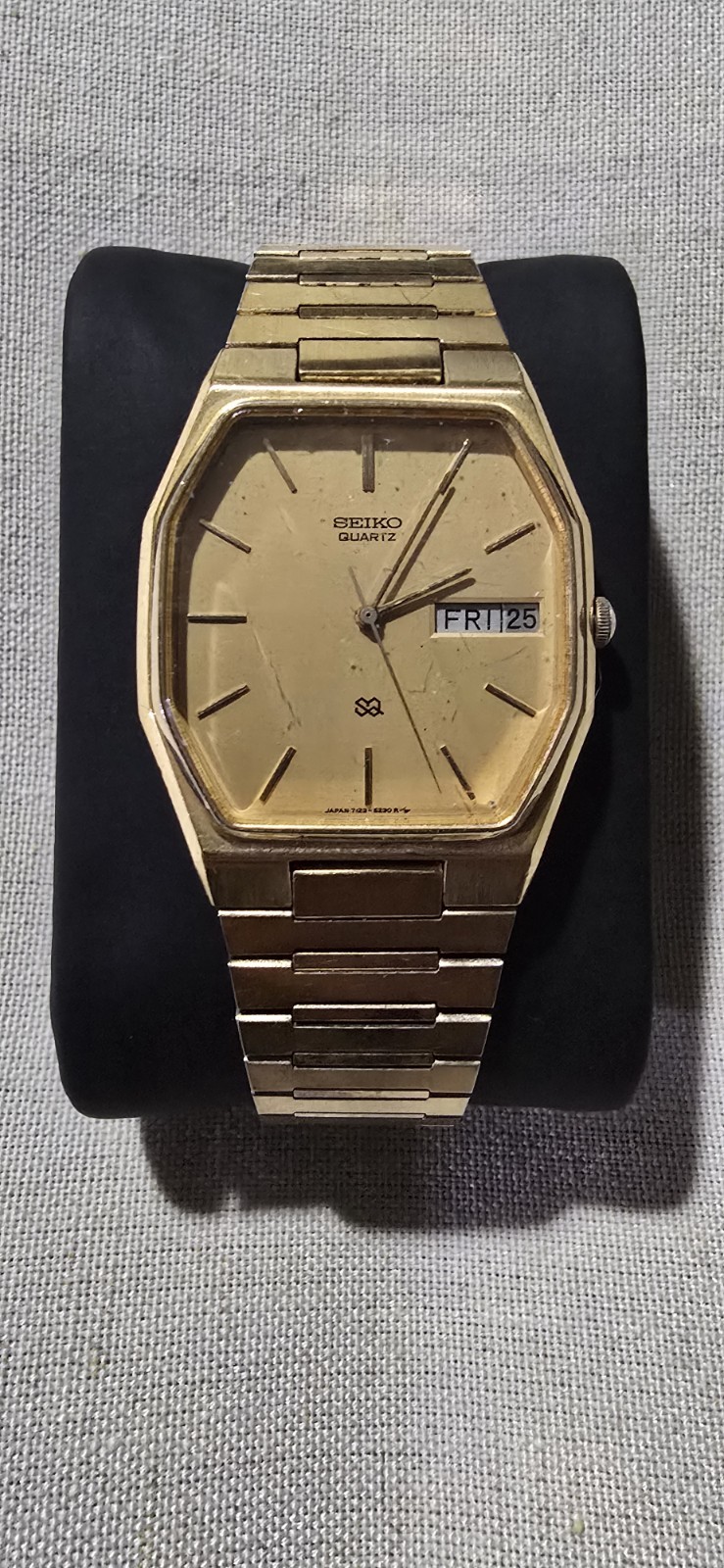 Vintage Seiko Quartz 7123-5239 Gold Tone Day Date Watch Runs Great Japan