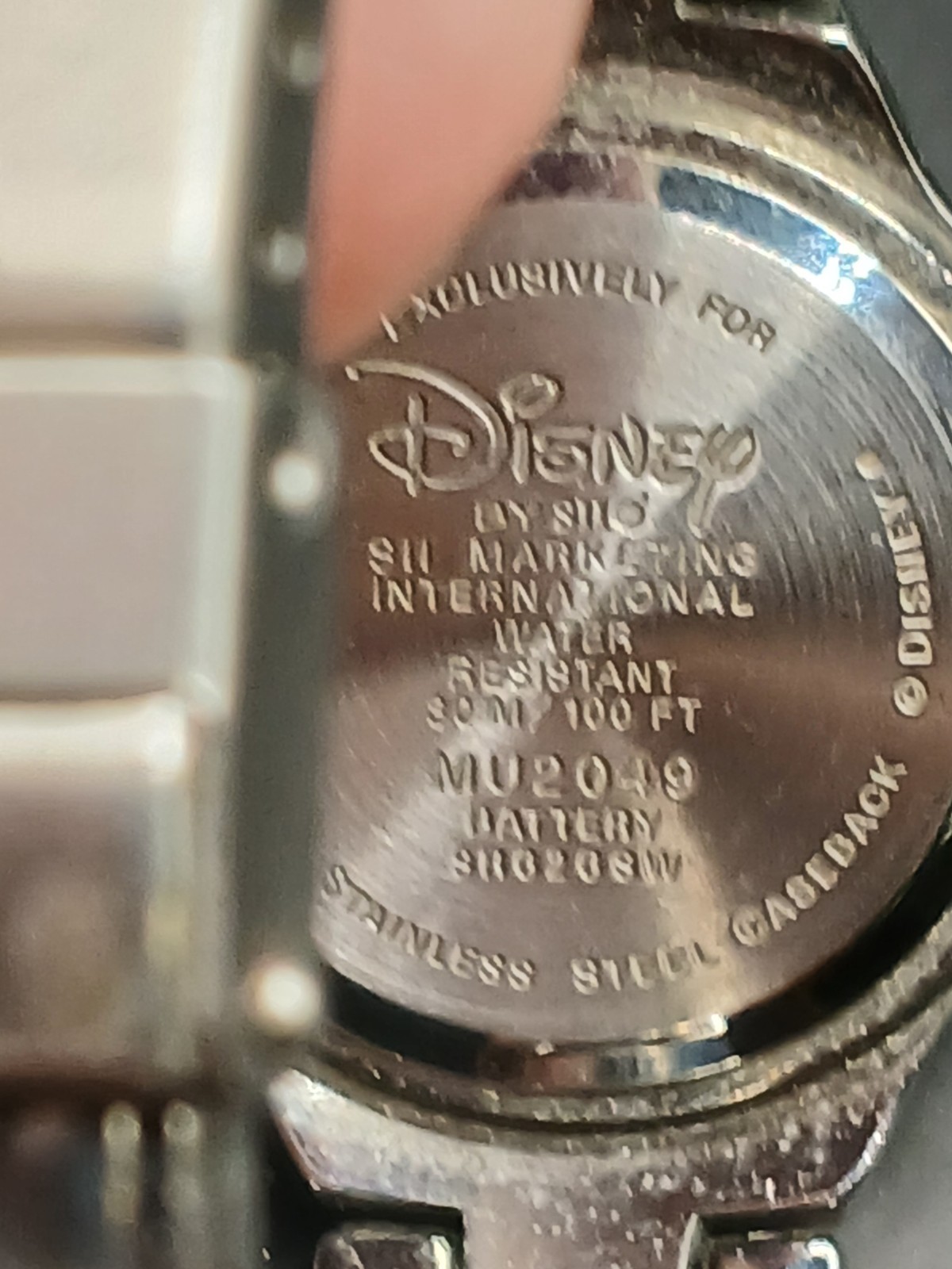 Vtg DISNEY SII SEIKO Disney Mickey & Minnie Mouse Watch Rotating Hearts