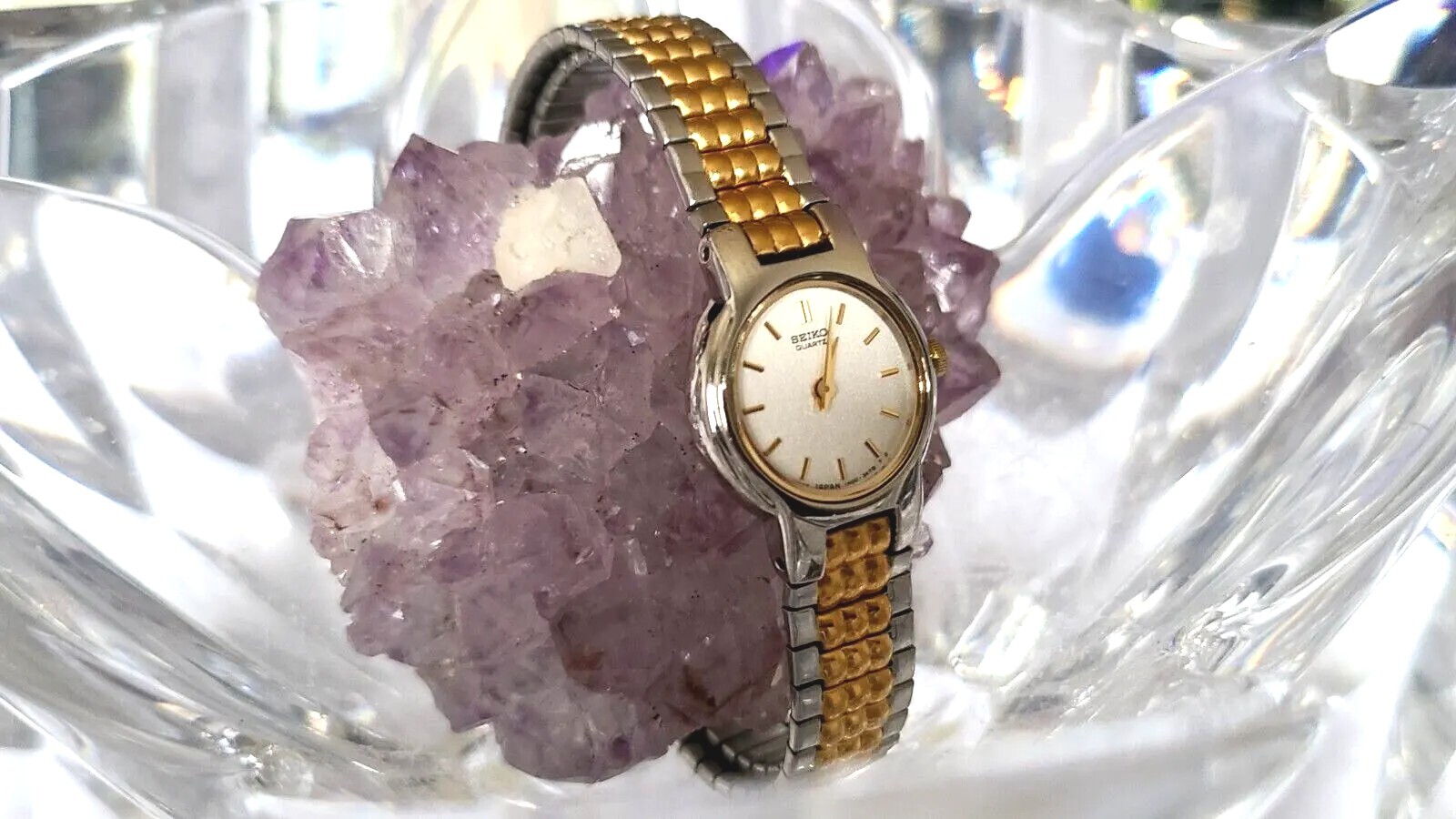 Vintage SEIKO Ladies Two Tone Round Watch Expandable Band