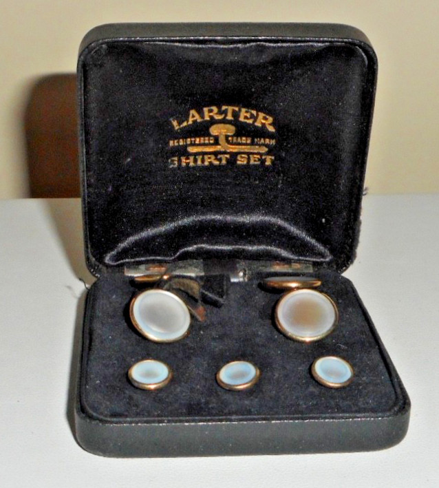 Larter Shirt Set in Box – Pair Gold-tone & Mother of Pearl Cufflinks & 3 Studs