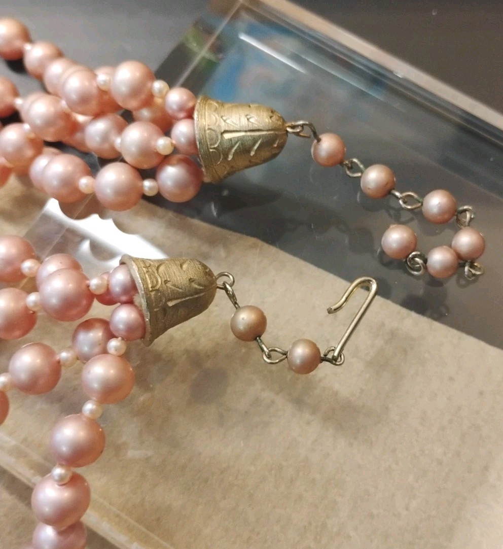 MCM Unsigned 14″+ Dusty Rose Faceted Pink Triple Strand Necklace, Ornate Clasp!