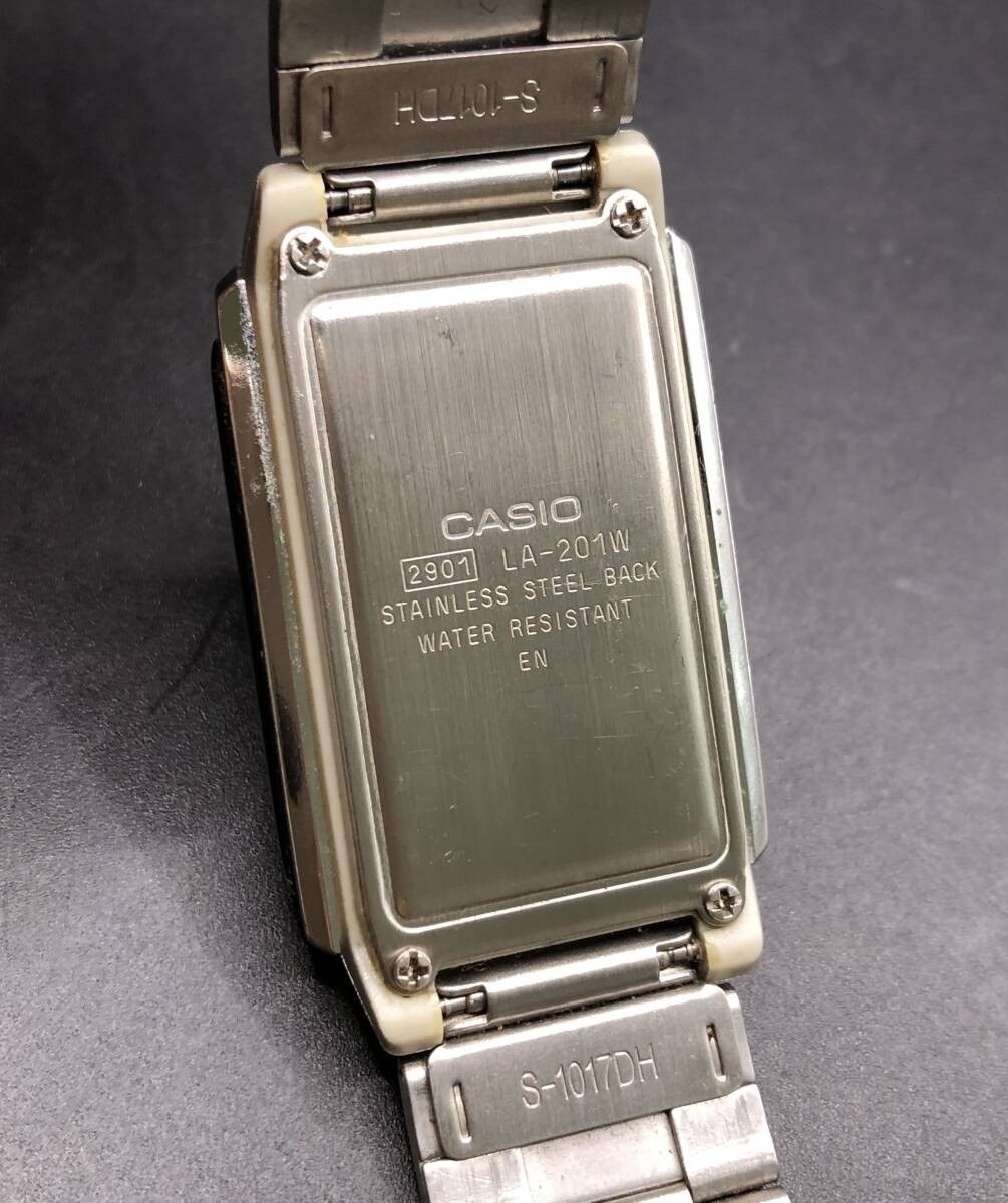 [Watches etc.] *60* [MAST-16] ●Casio LA-201W FUTURIST Digital (Wristwatch)●