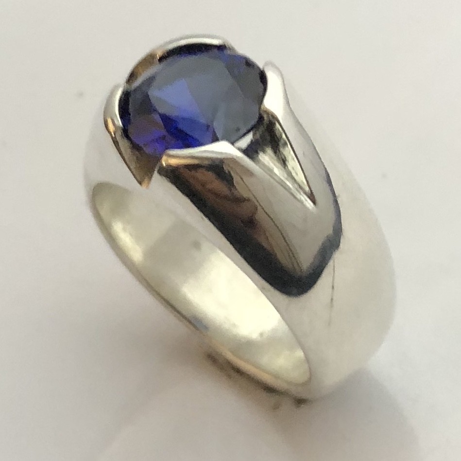 MJG STERLING SILVER MEN’S RING-V GROOVE. 10MM LAB SAPPHIRE. . SIZE 10