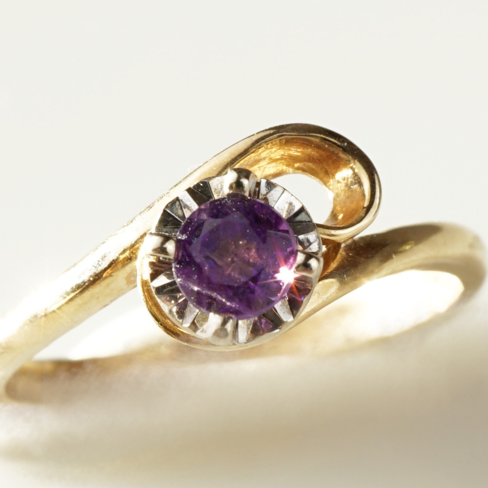14K Solid Gold Loop Amethyst Ring, Natural 0.2 Carat Purple Gemstone, Size 5.75