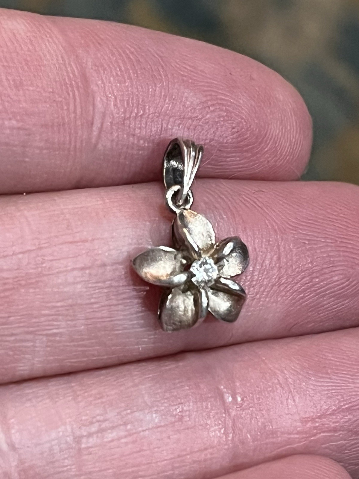 PCU Designer Sterling White Sand Clear CZ Hawaiia Plumeria Flower Pendant 5/8″