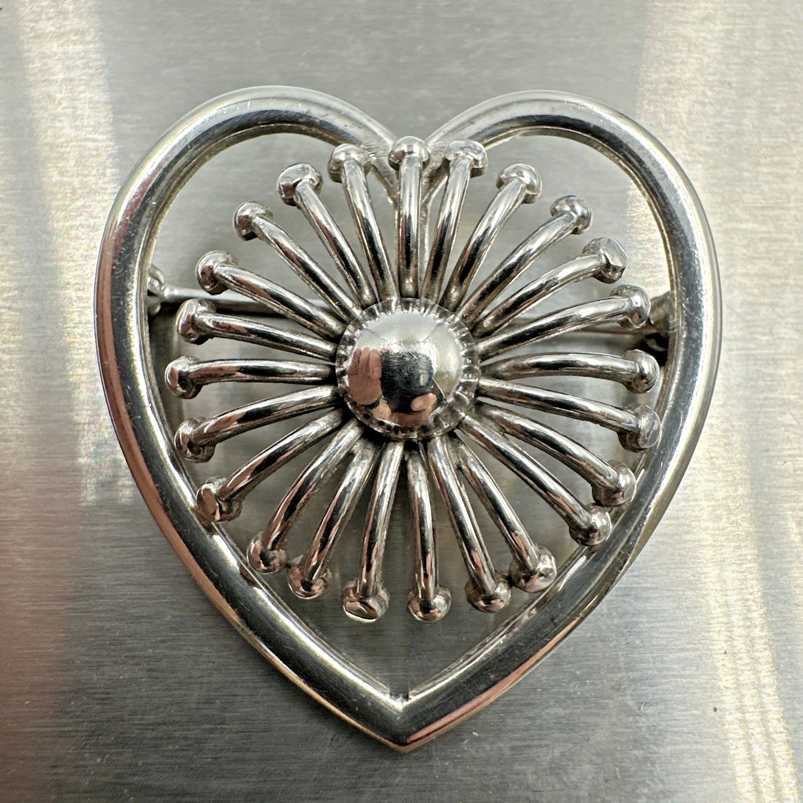 Vtg WRE WE Richards Open Radial Flower Heart Sterling Silver Pin Brooch 8.2g