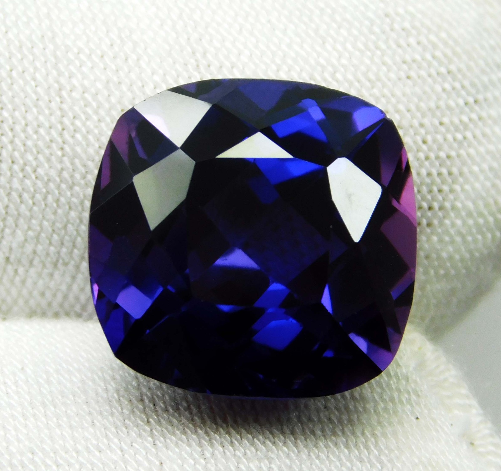 Natural Purple Blue Tanzanite 8.85 Ct AAA Cushion Cut Certified Faceted Gems